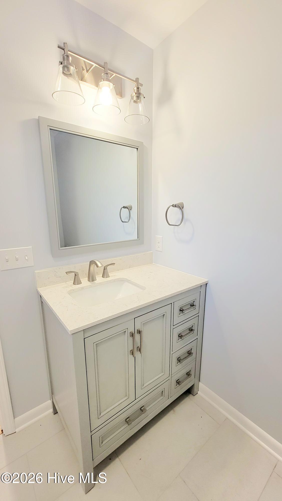 100548786 | Photo 24