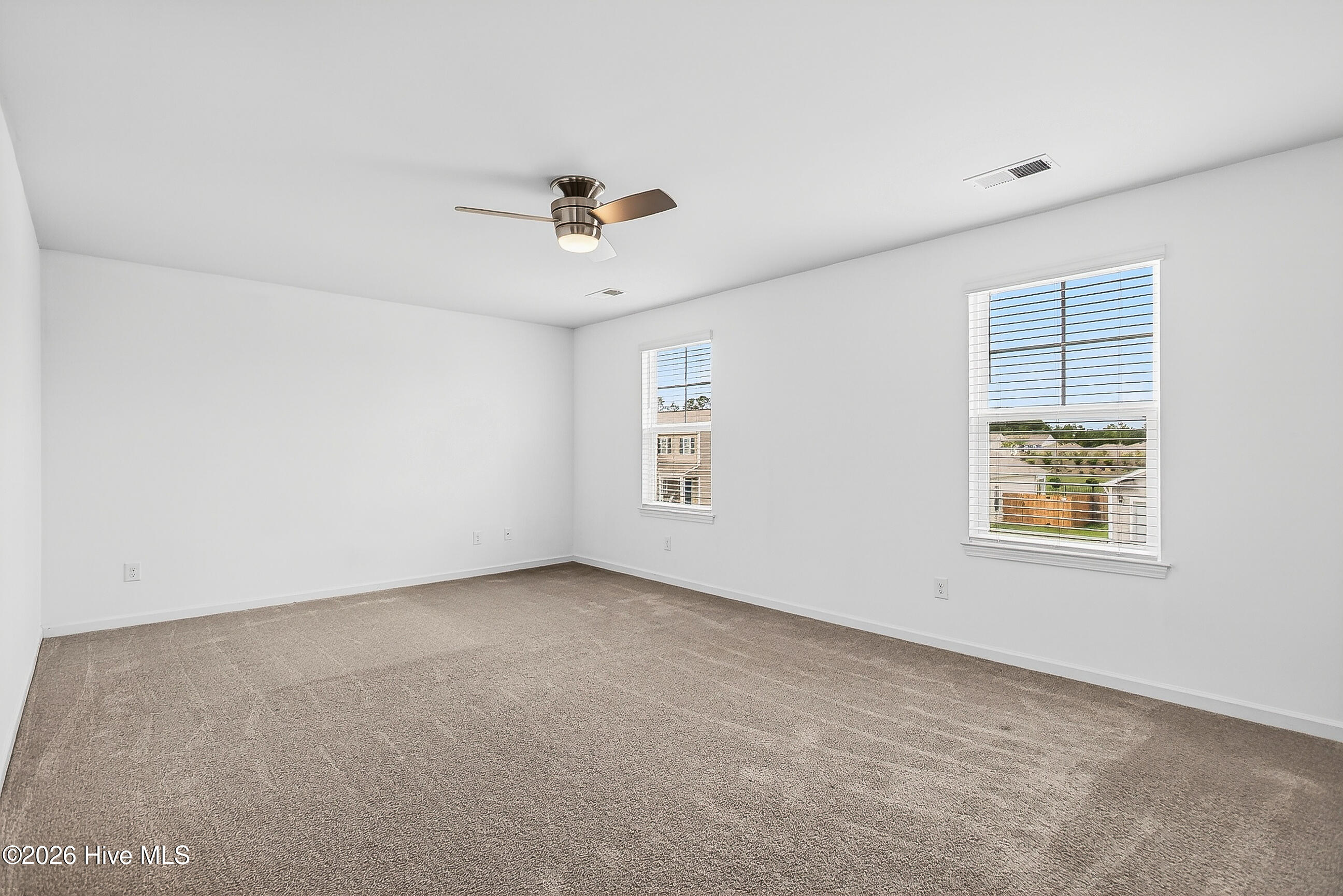 100565797 | Photo 15