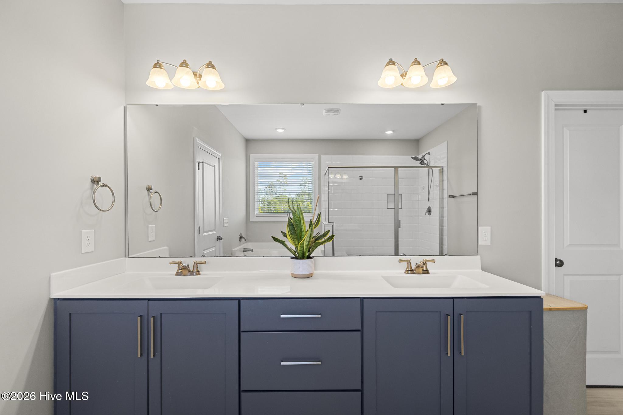 100557095 | Photo 34