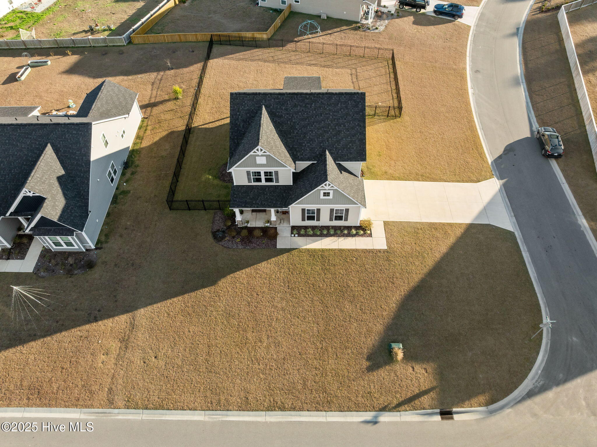 100547055 | Photo 35