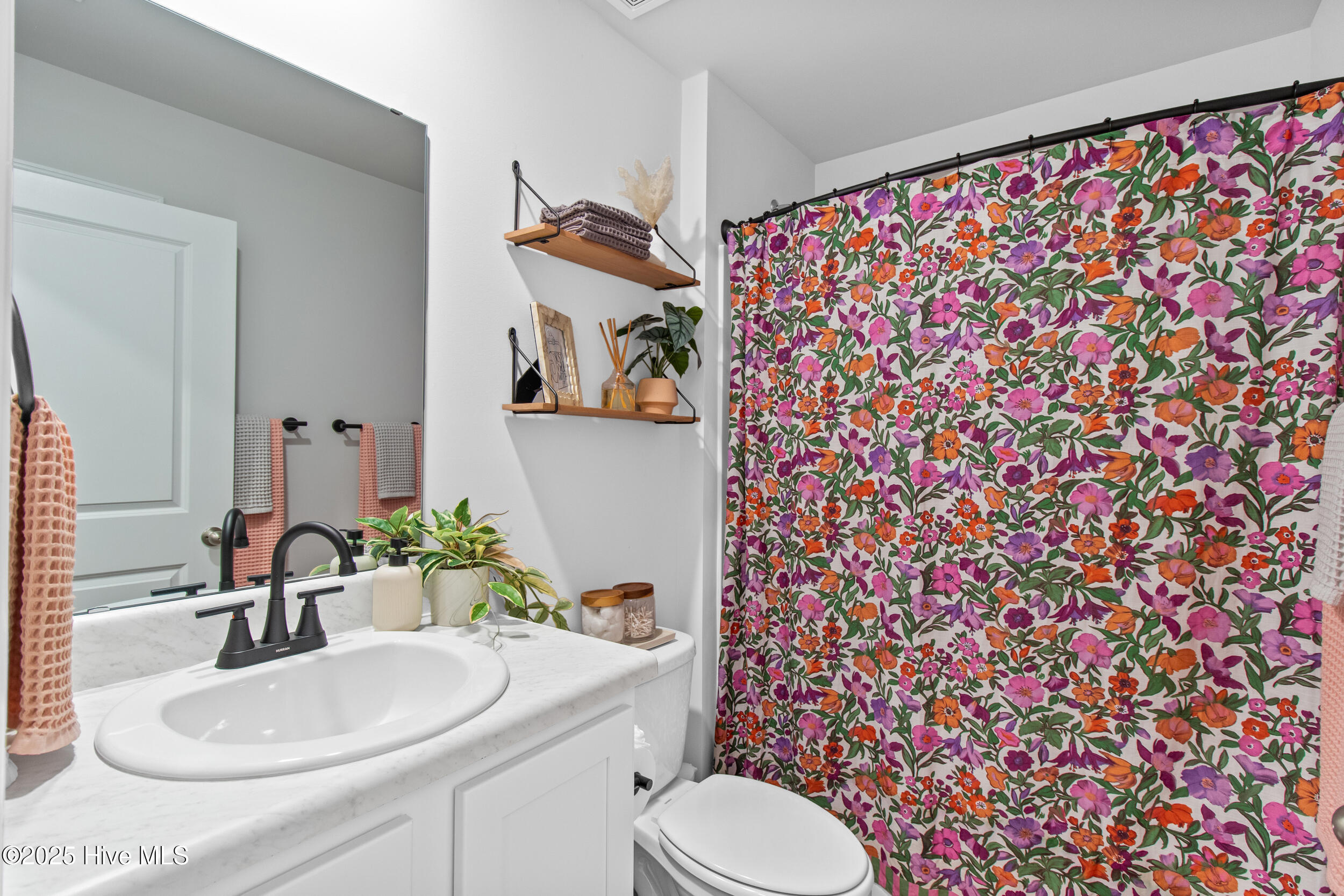 100533883 | Photo 28