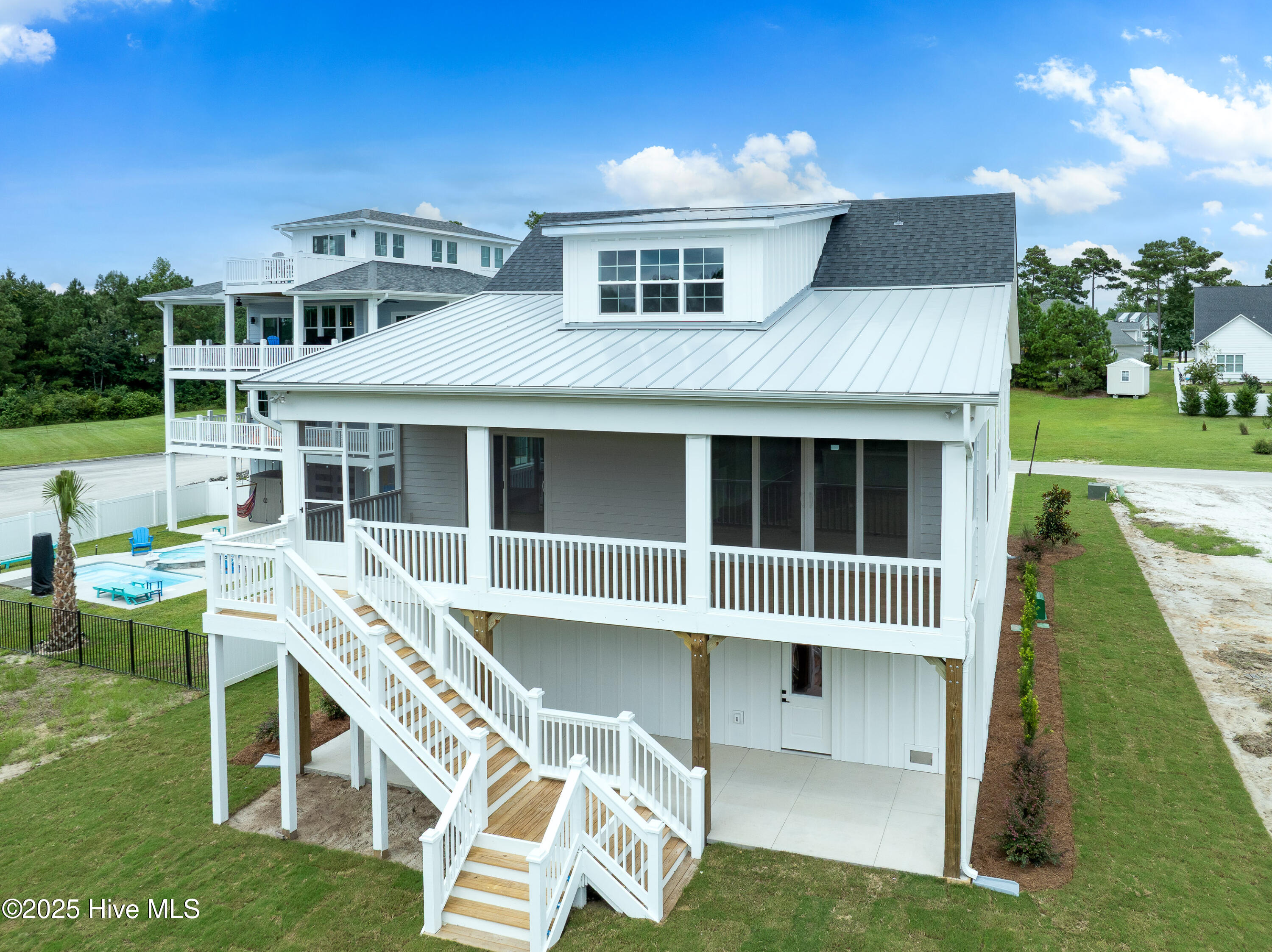 100517421 | Photo 42