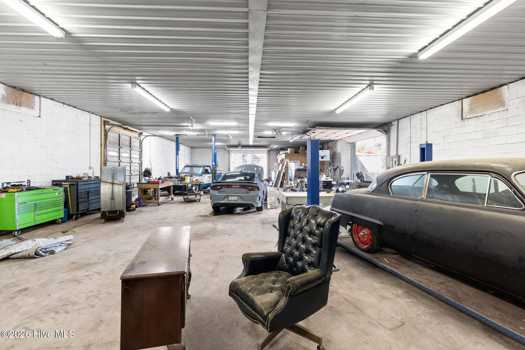 100558919 | Photo 12