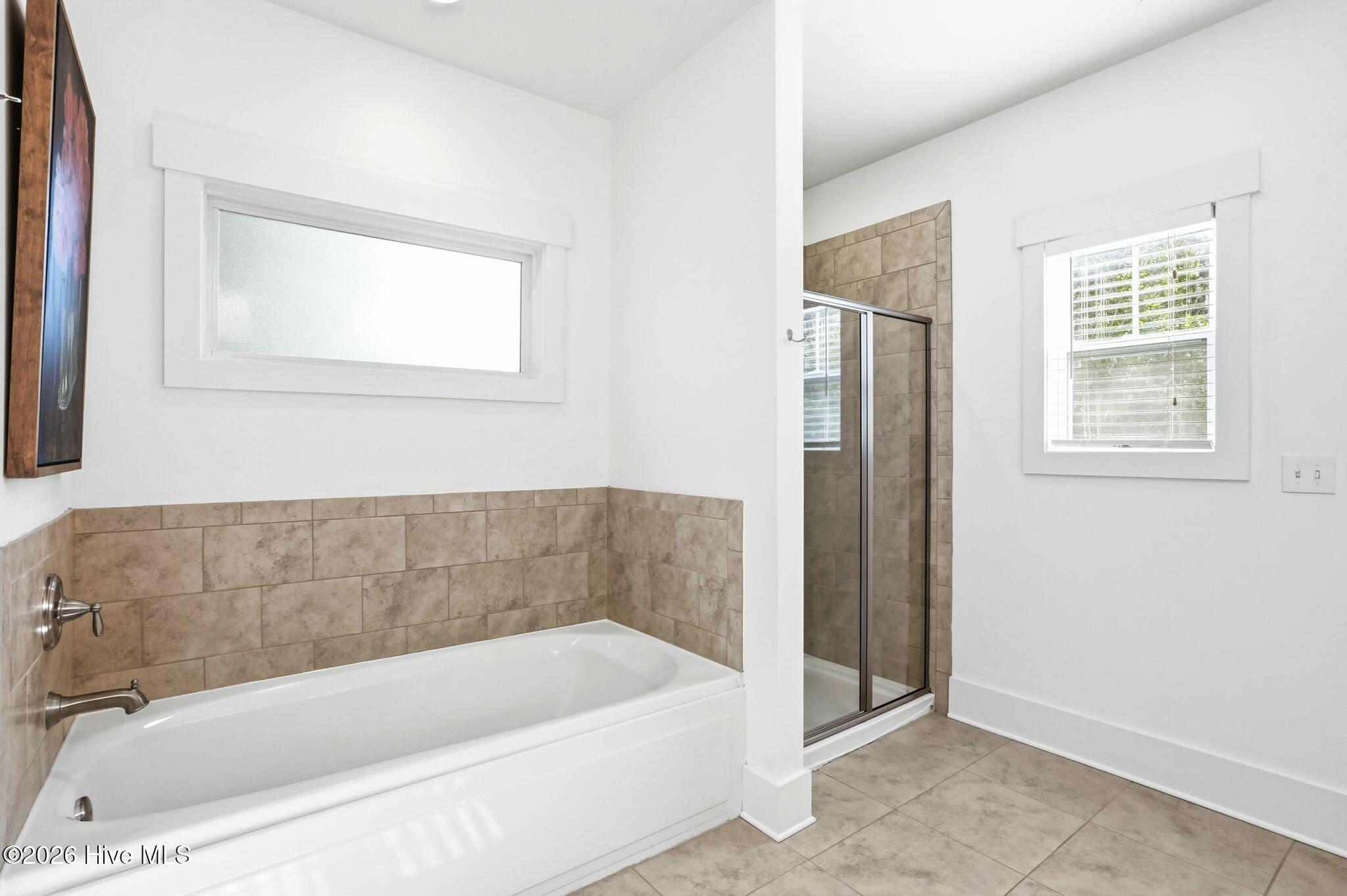 100565220 | Photo 34