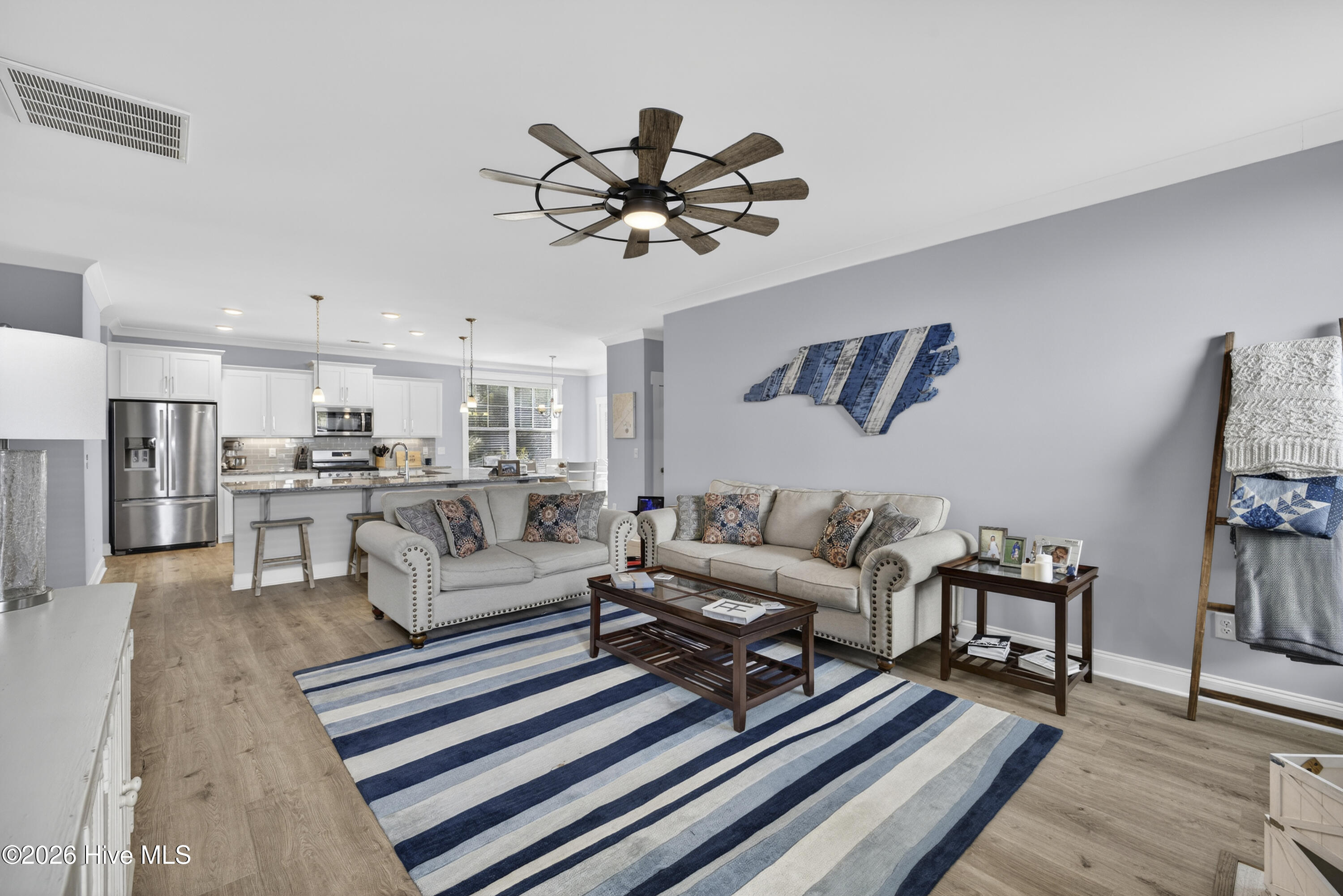 100548256 | Photo 13