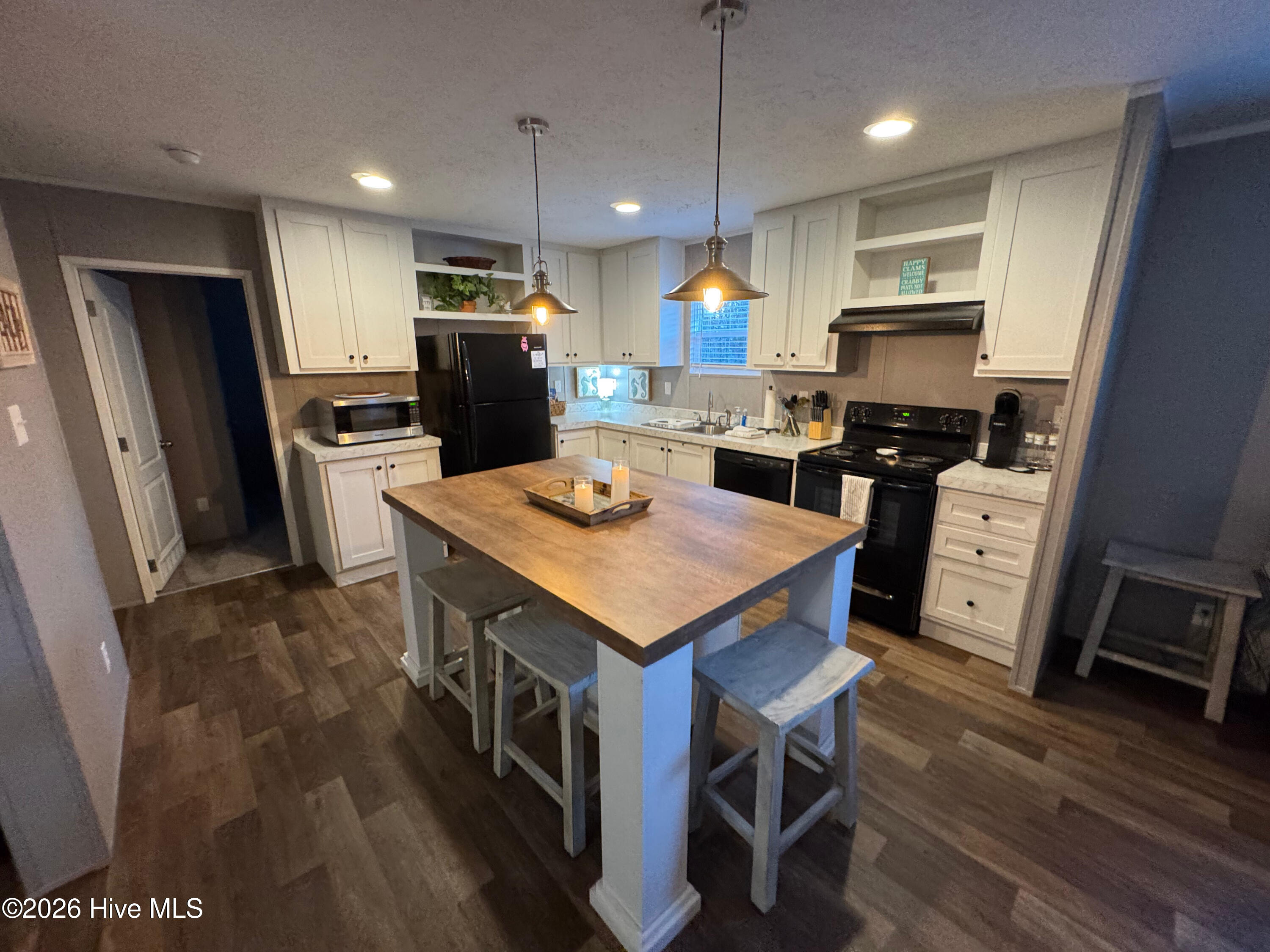 100560408 | Photo 22