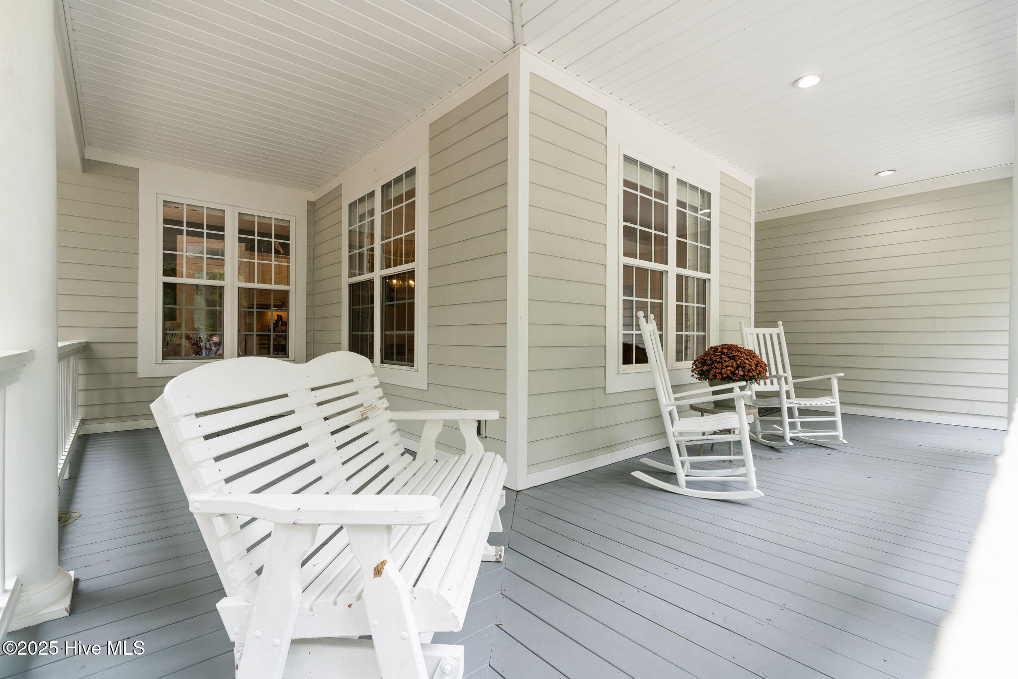 100535013 | Photo 36