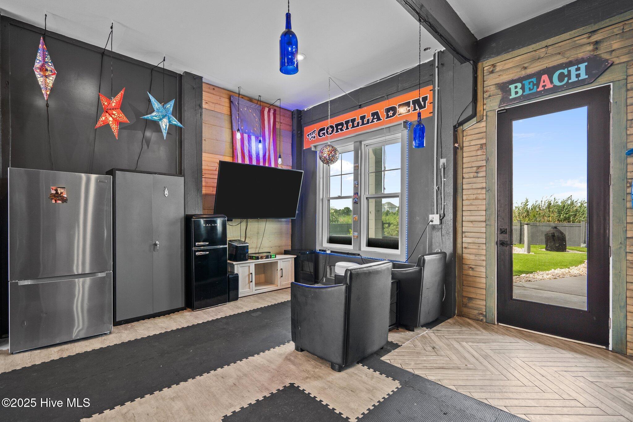 100514029 | Photo 49