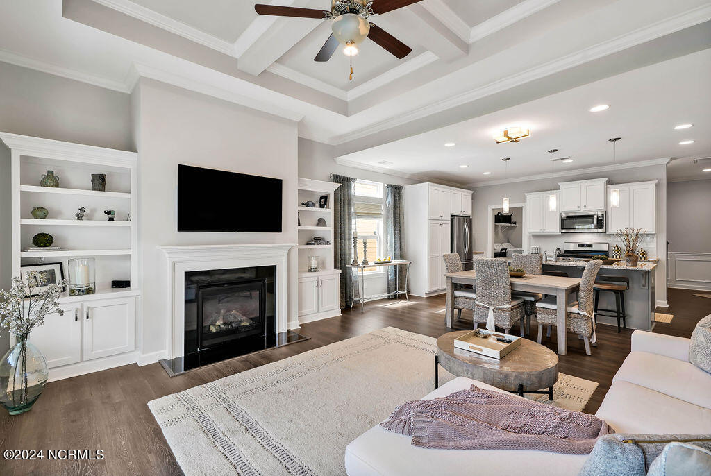 100537032 | Photo 14