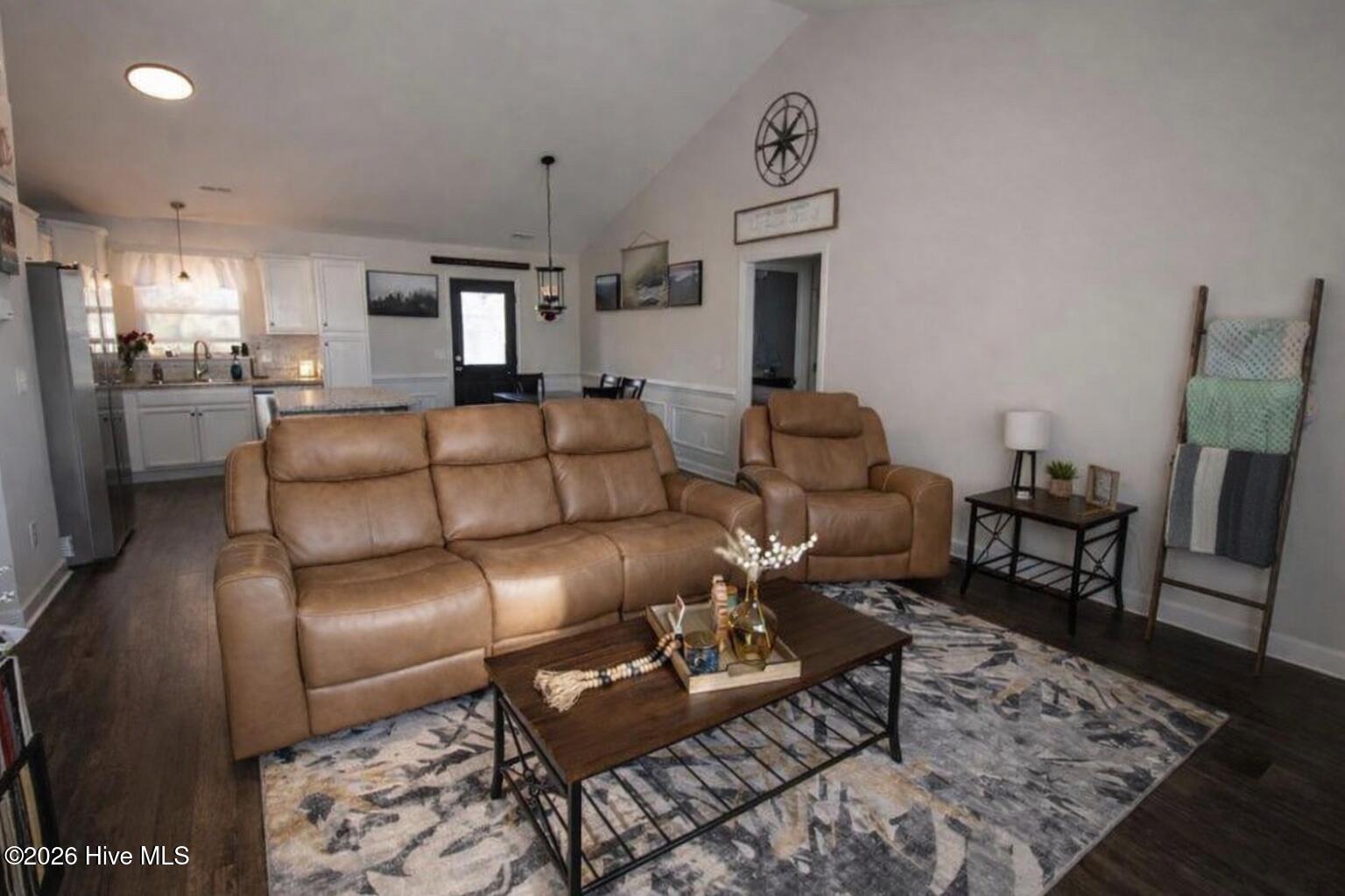 100546248 | Photo 11