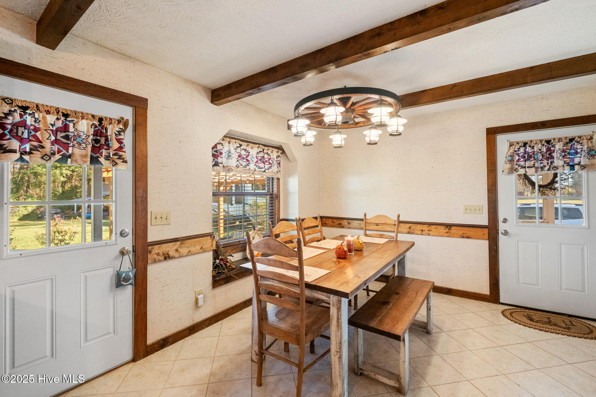 100542459 | Photo 13