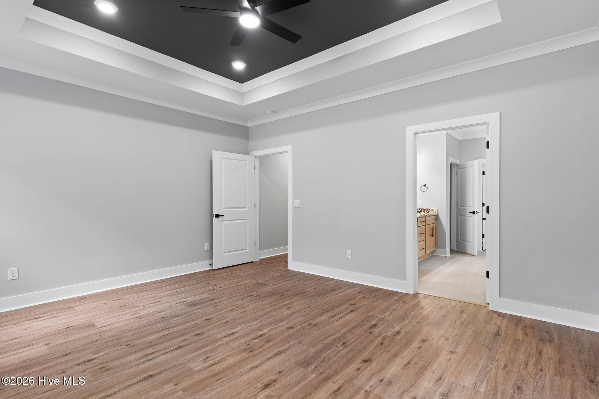 100557701 | Photo 34