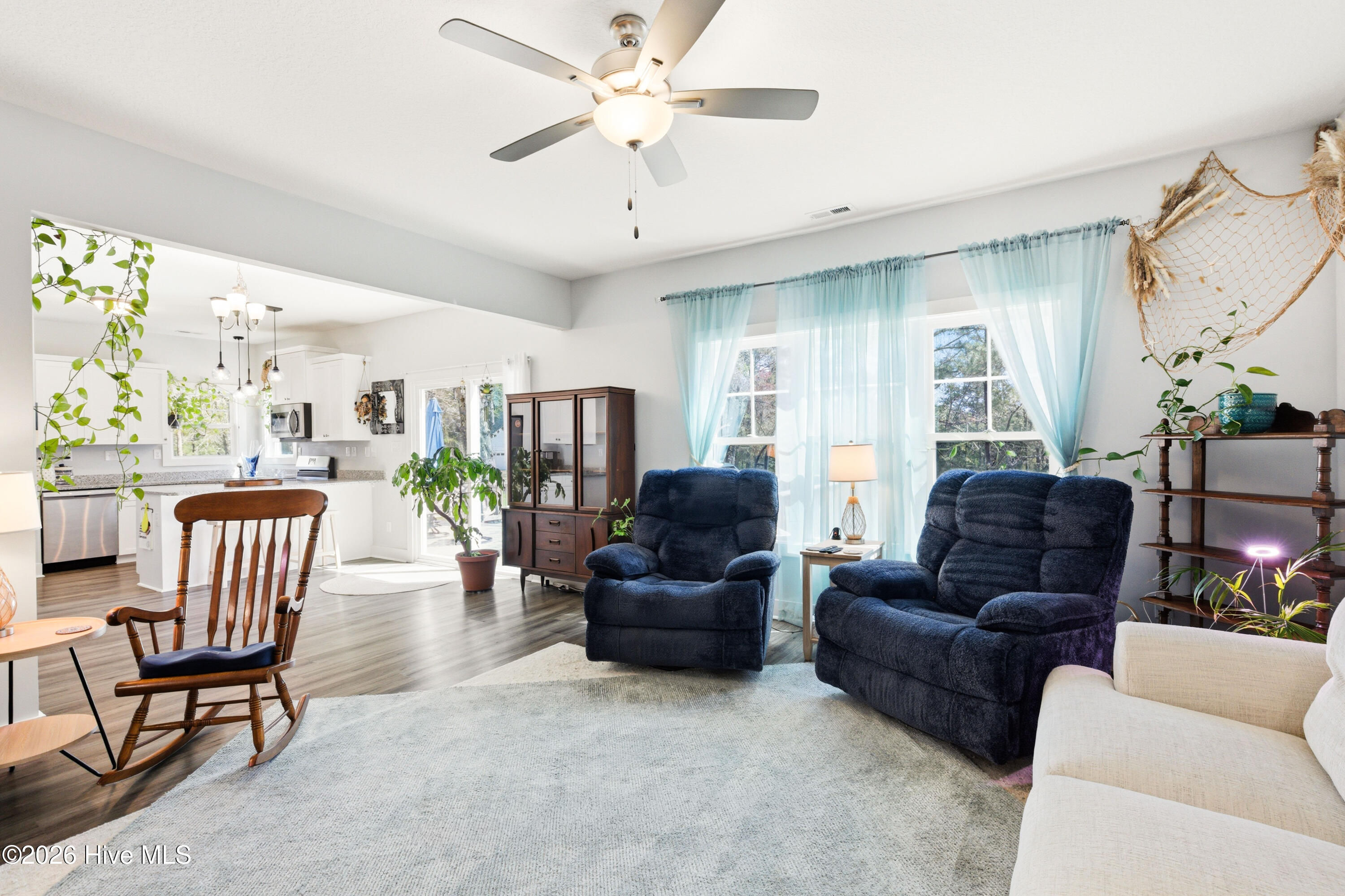 100563821 | Photo 24