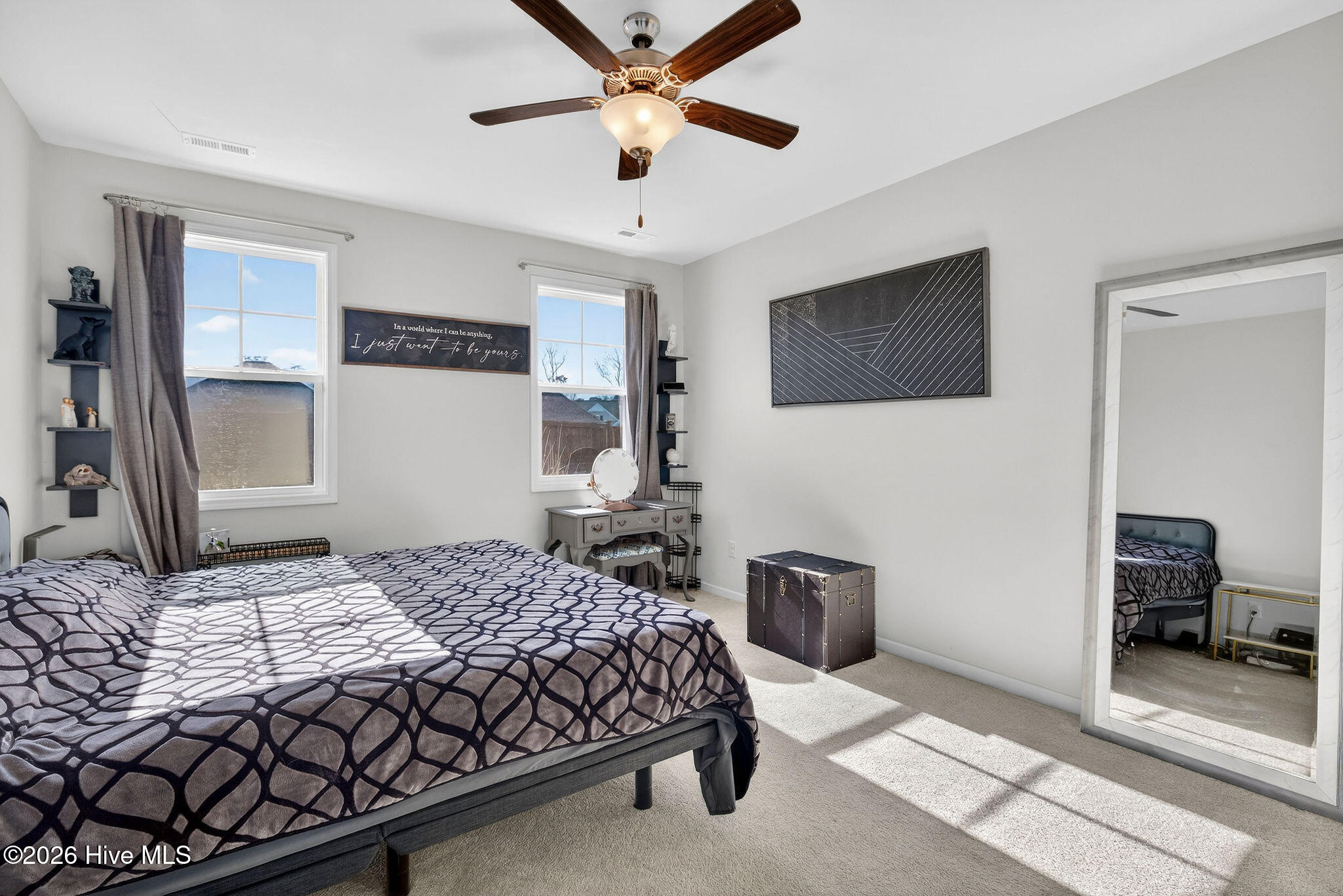 100547233 | Photo 18