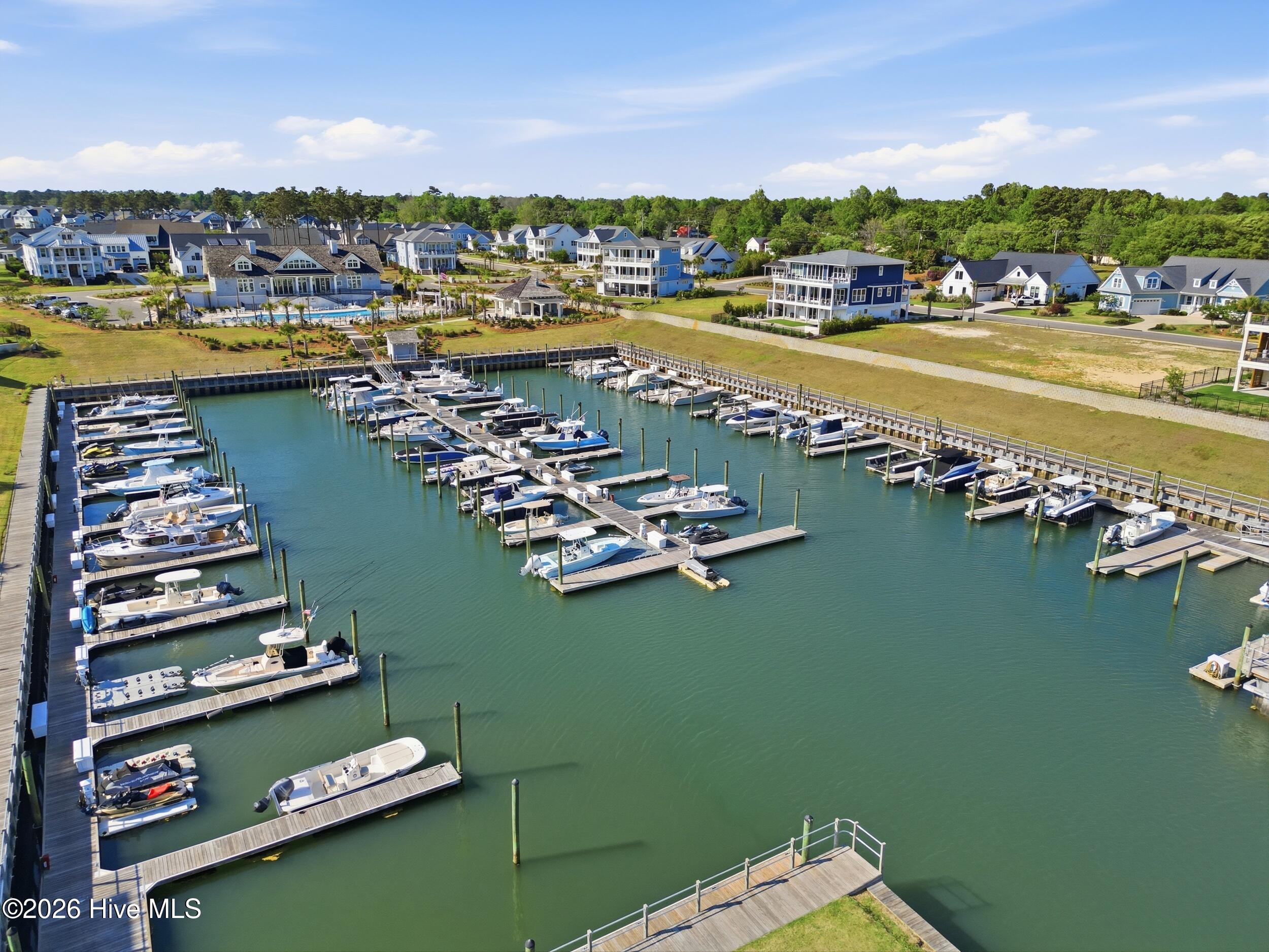 100567785 | Photo 82