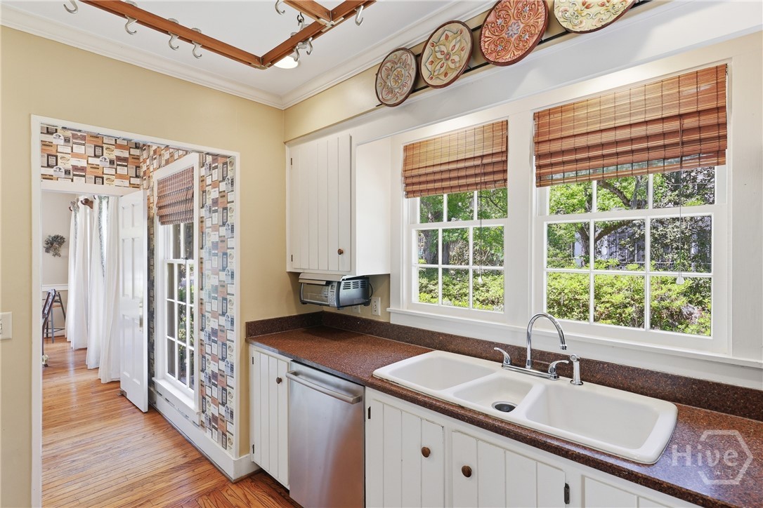 402 E 44th Street, Savannah, GA, 31405