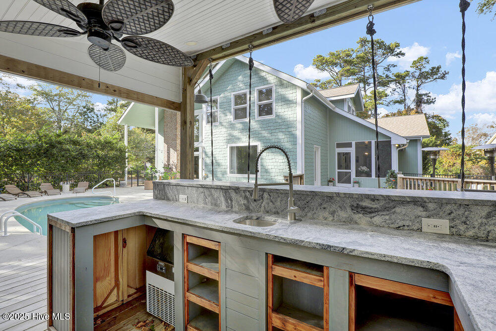 100542503 | Photo 45