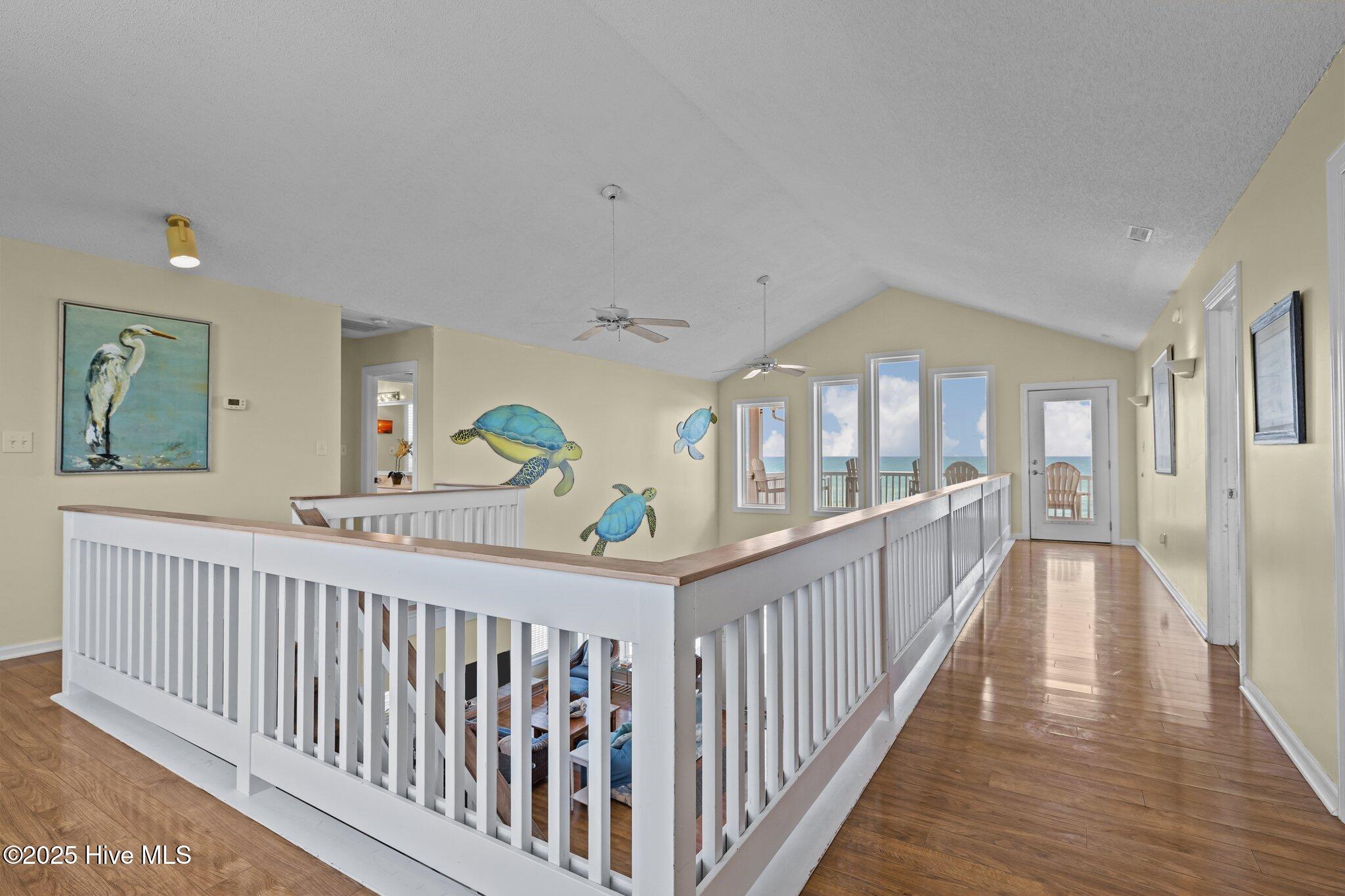 100515431 | Photo 11