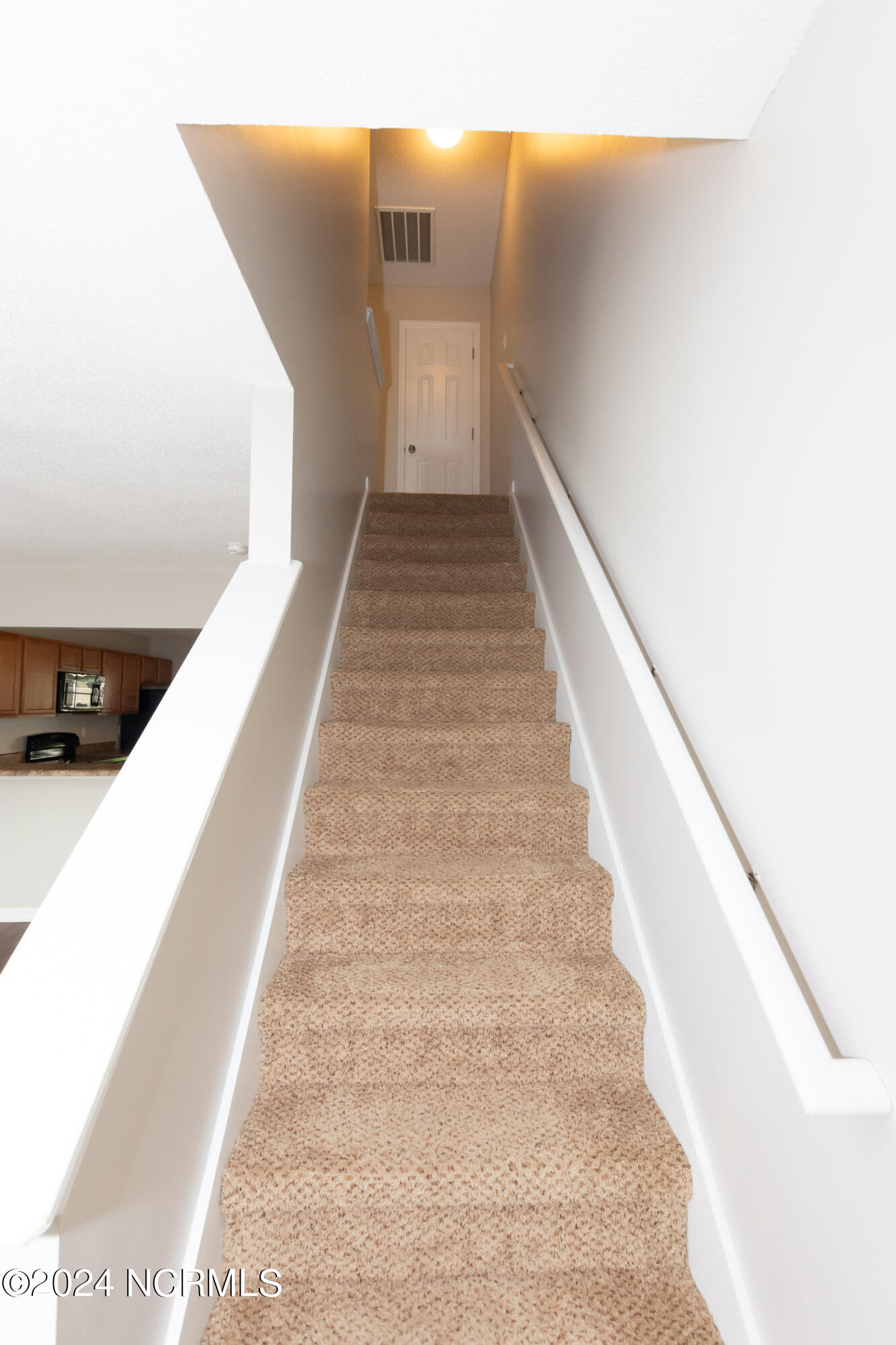 100560057 | Photo 16