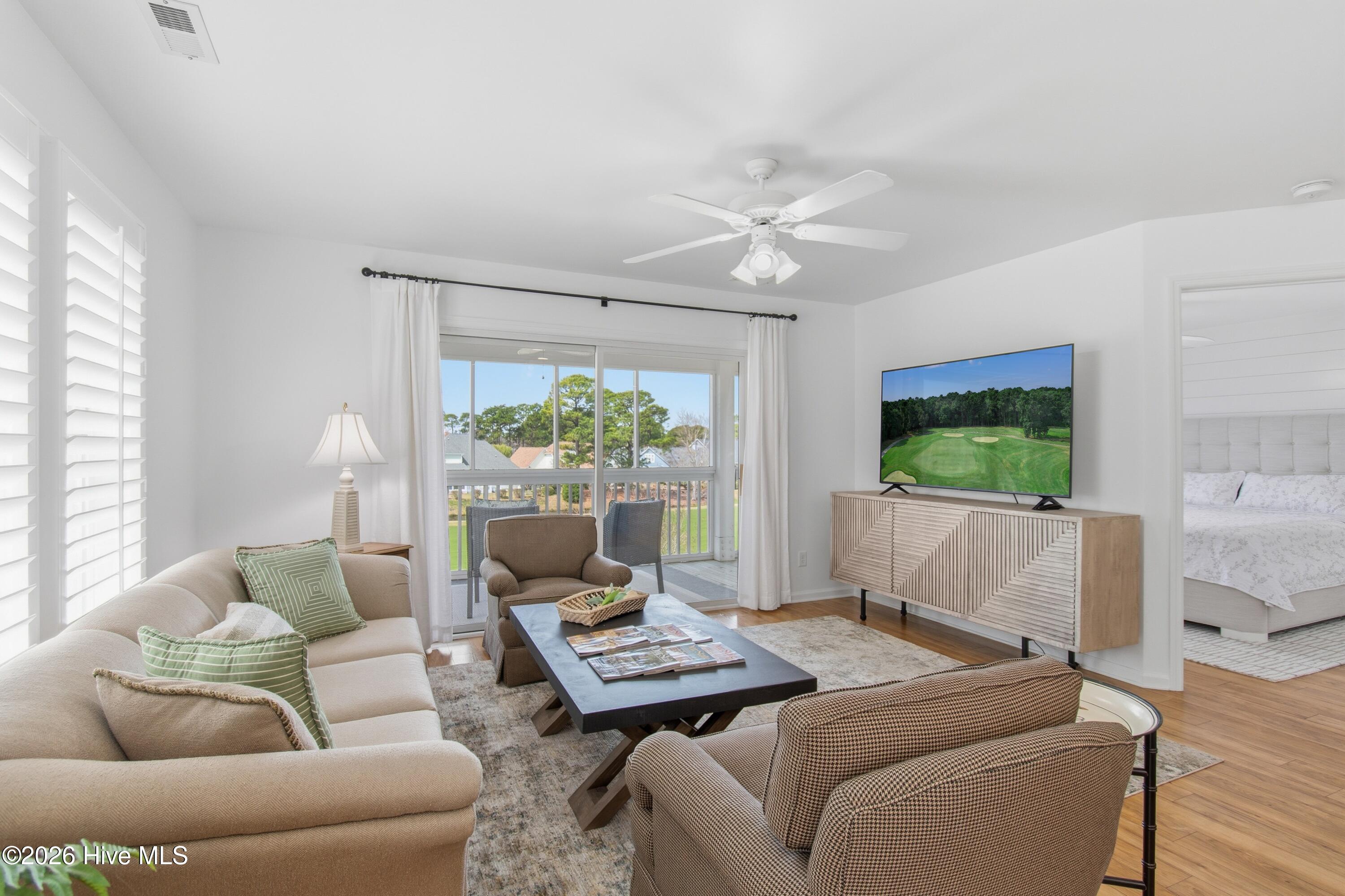 100562563 | Photo 10