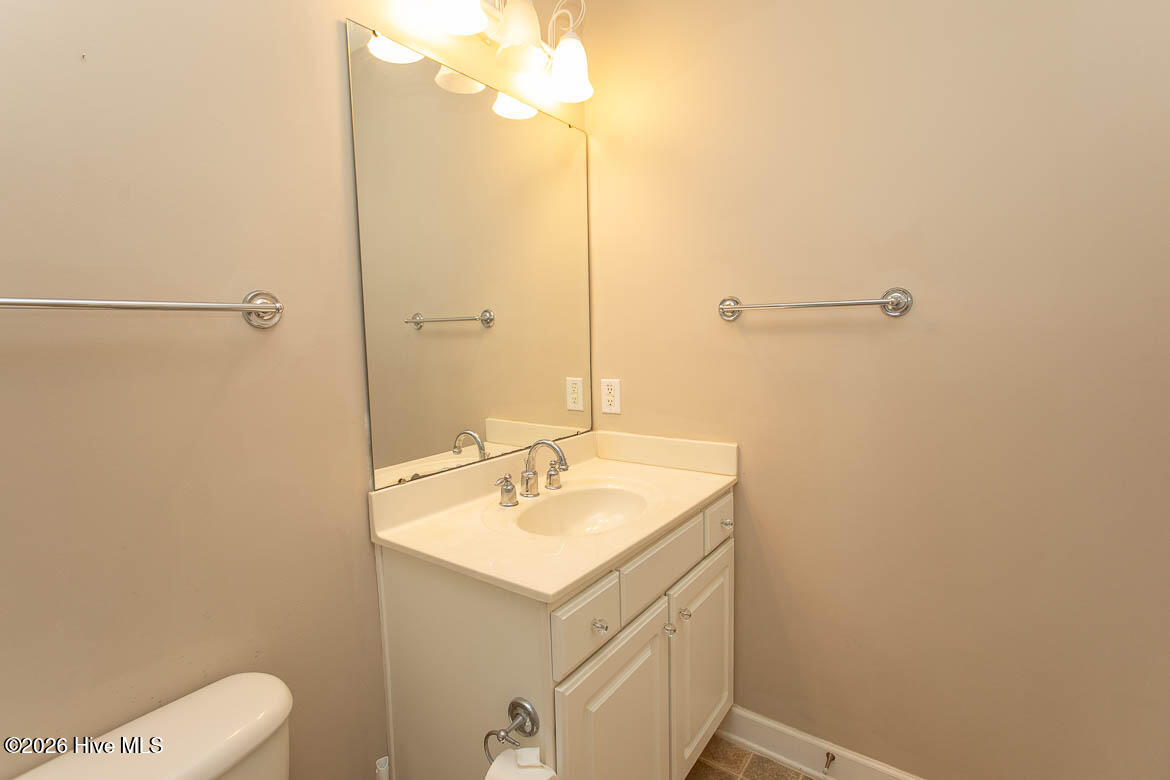 100564838 | Photo 37