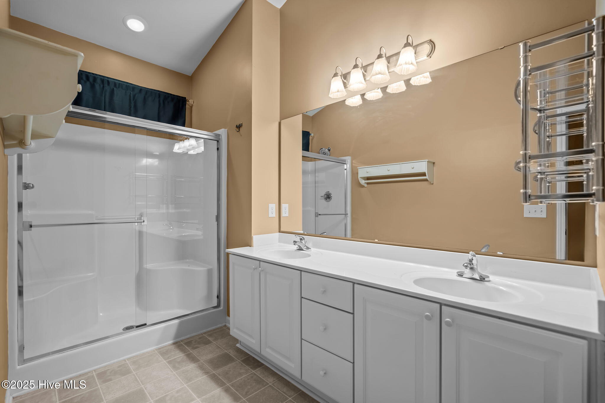 100538741 | Photo 29