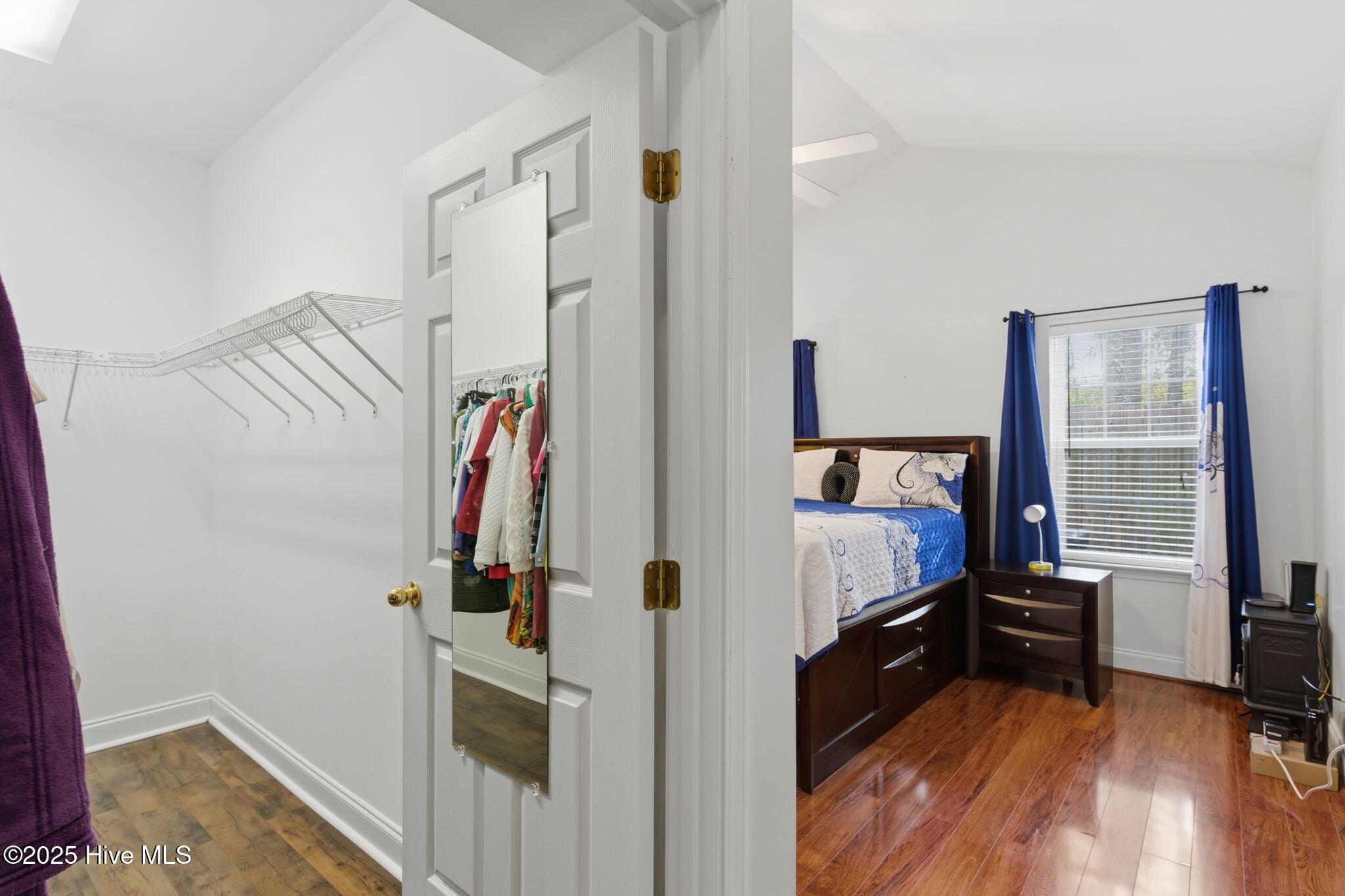 100546979 | Photo 18