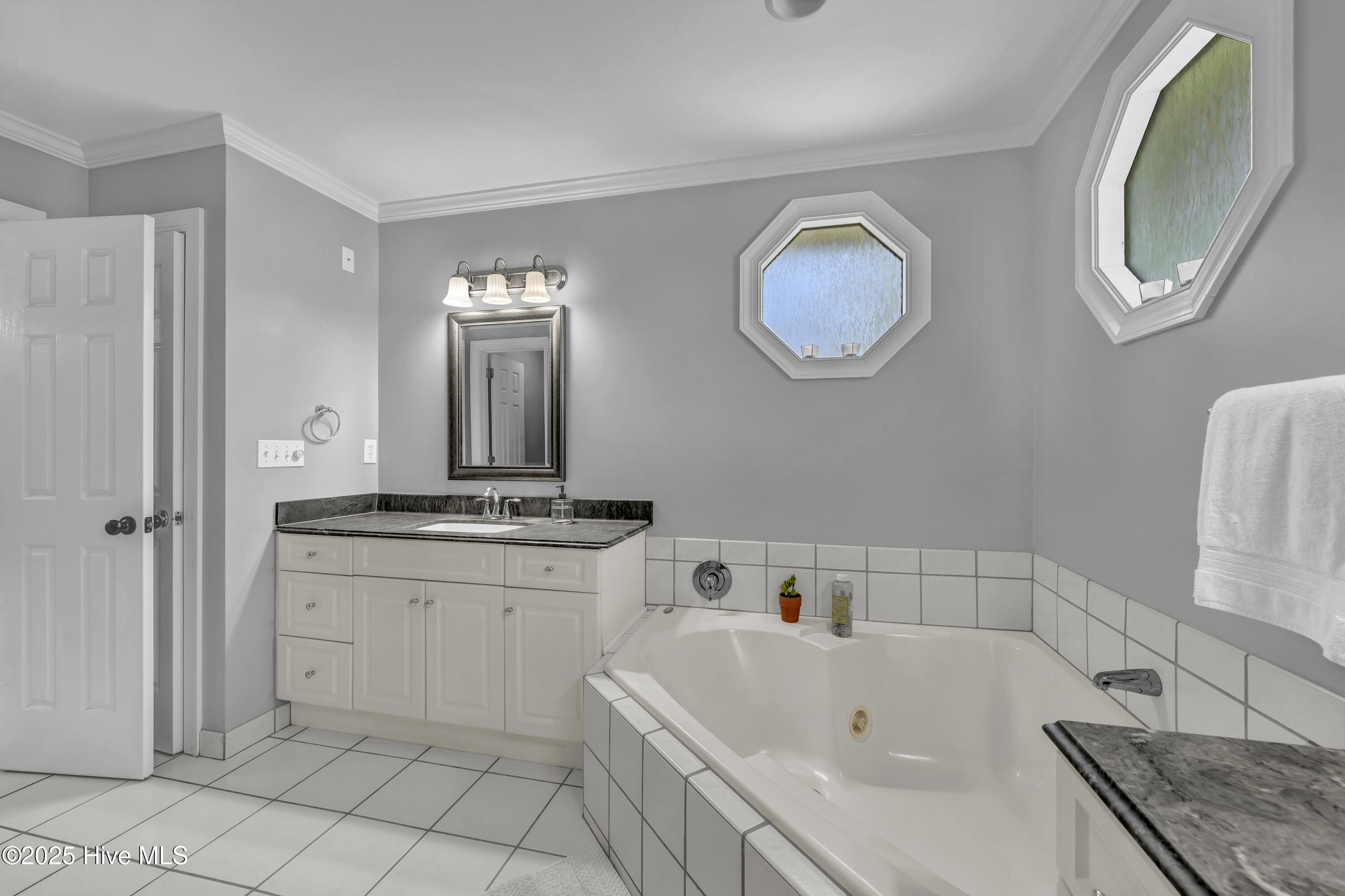 100541424 | Photo 18