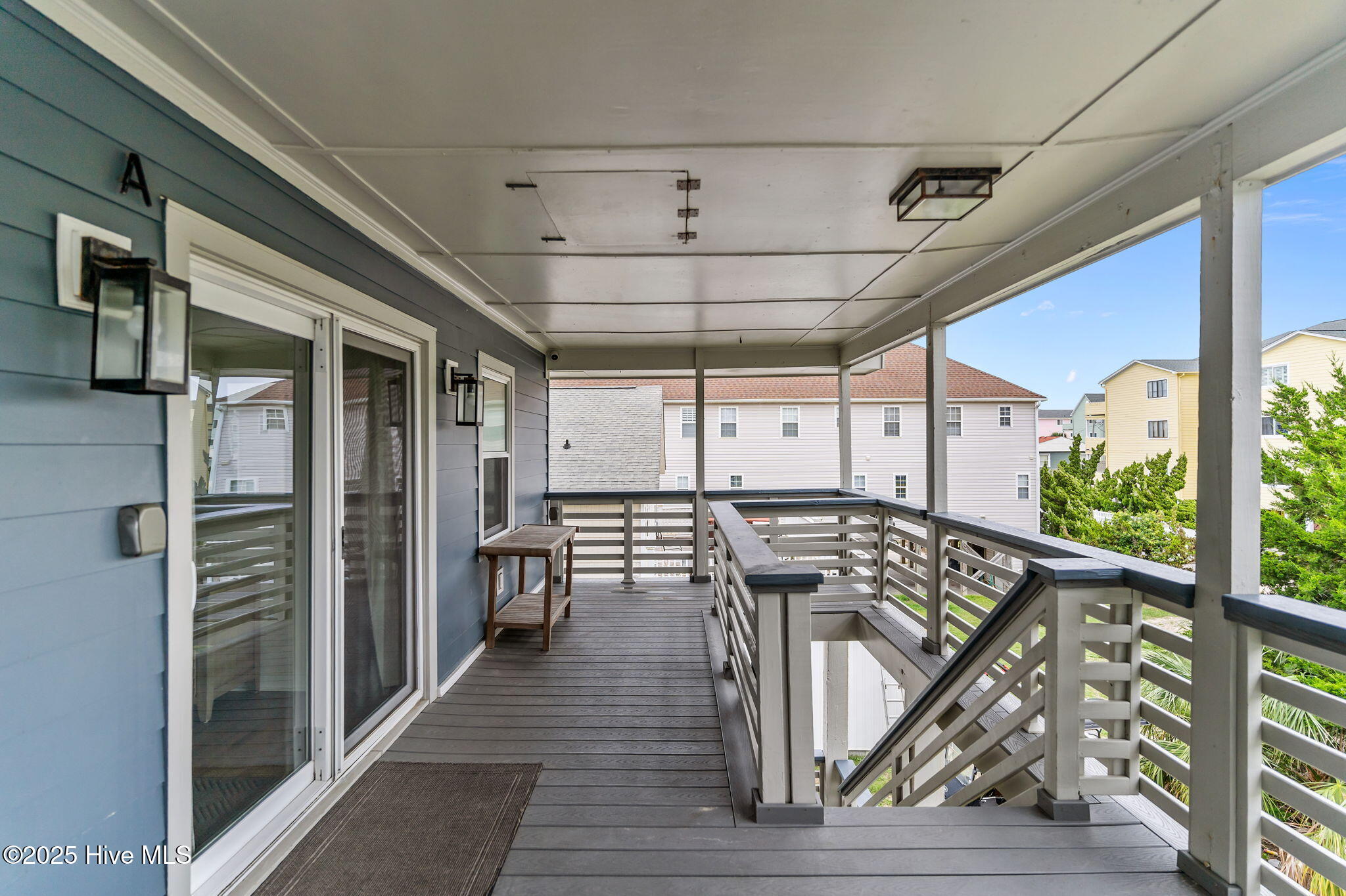 100526073 | Photo 57