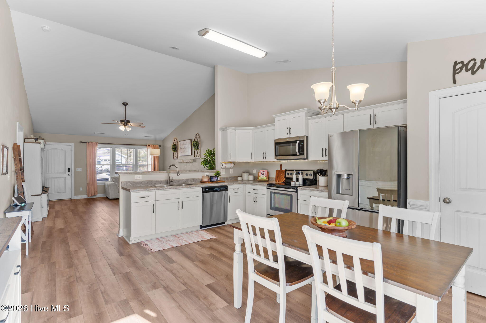 100550911 | Photo 18