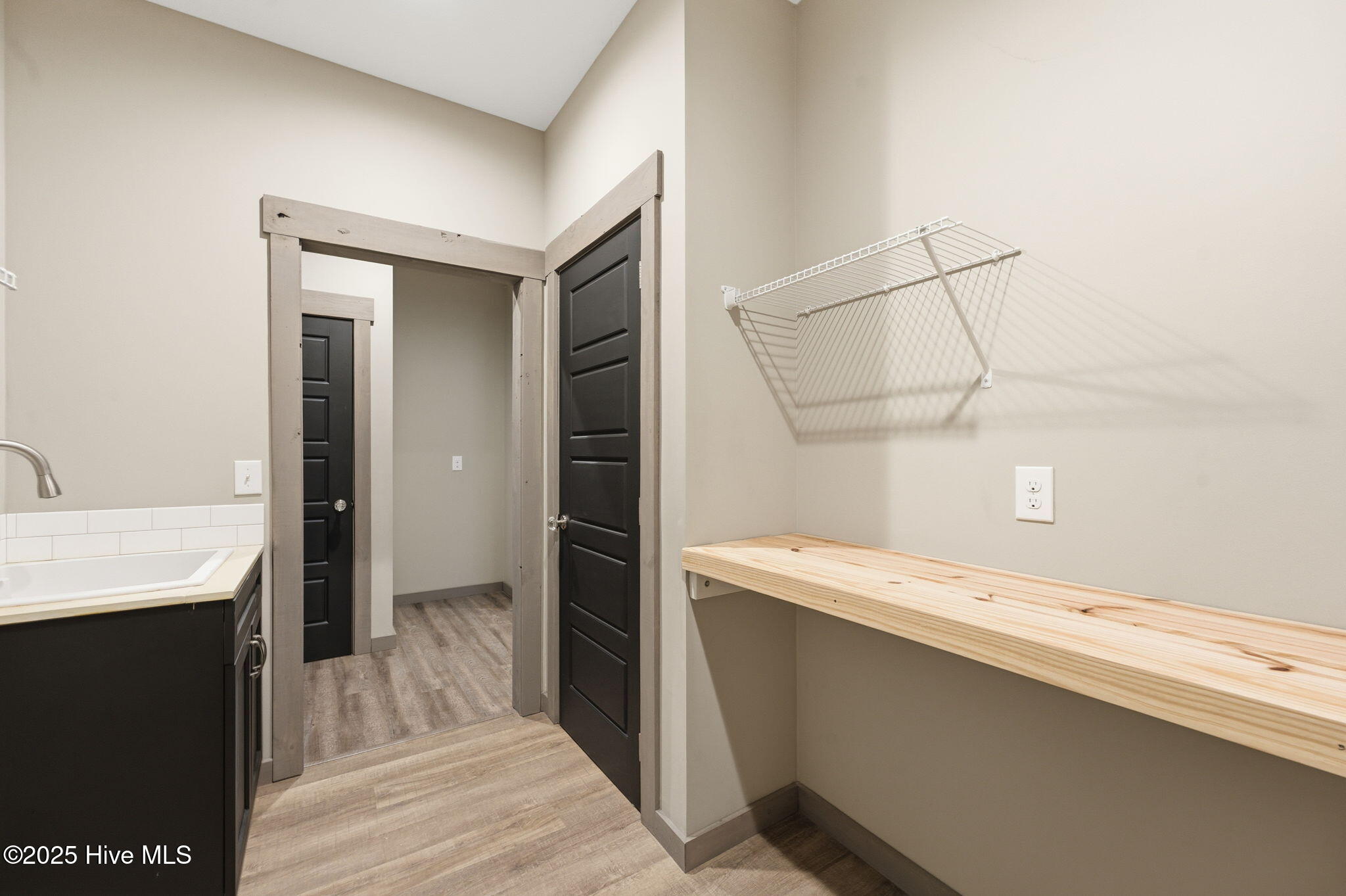 100535585 | Photo 110