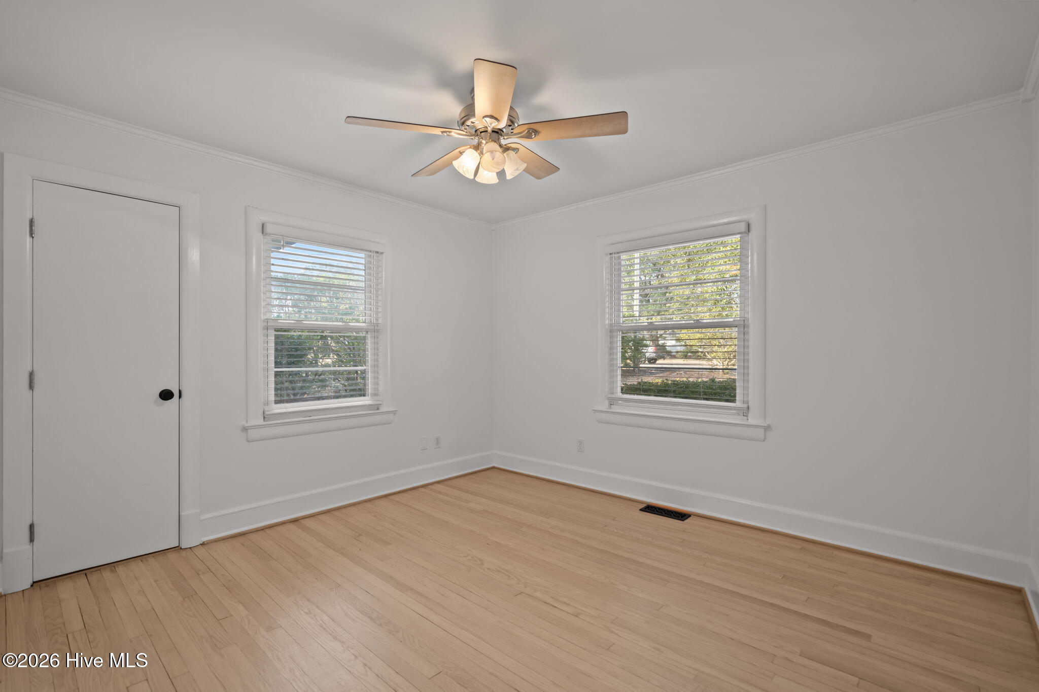 100548221 | Photo 27