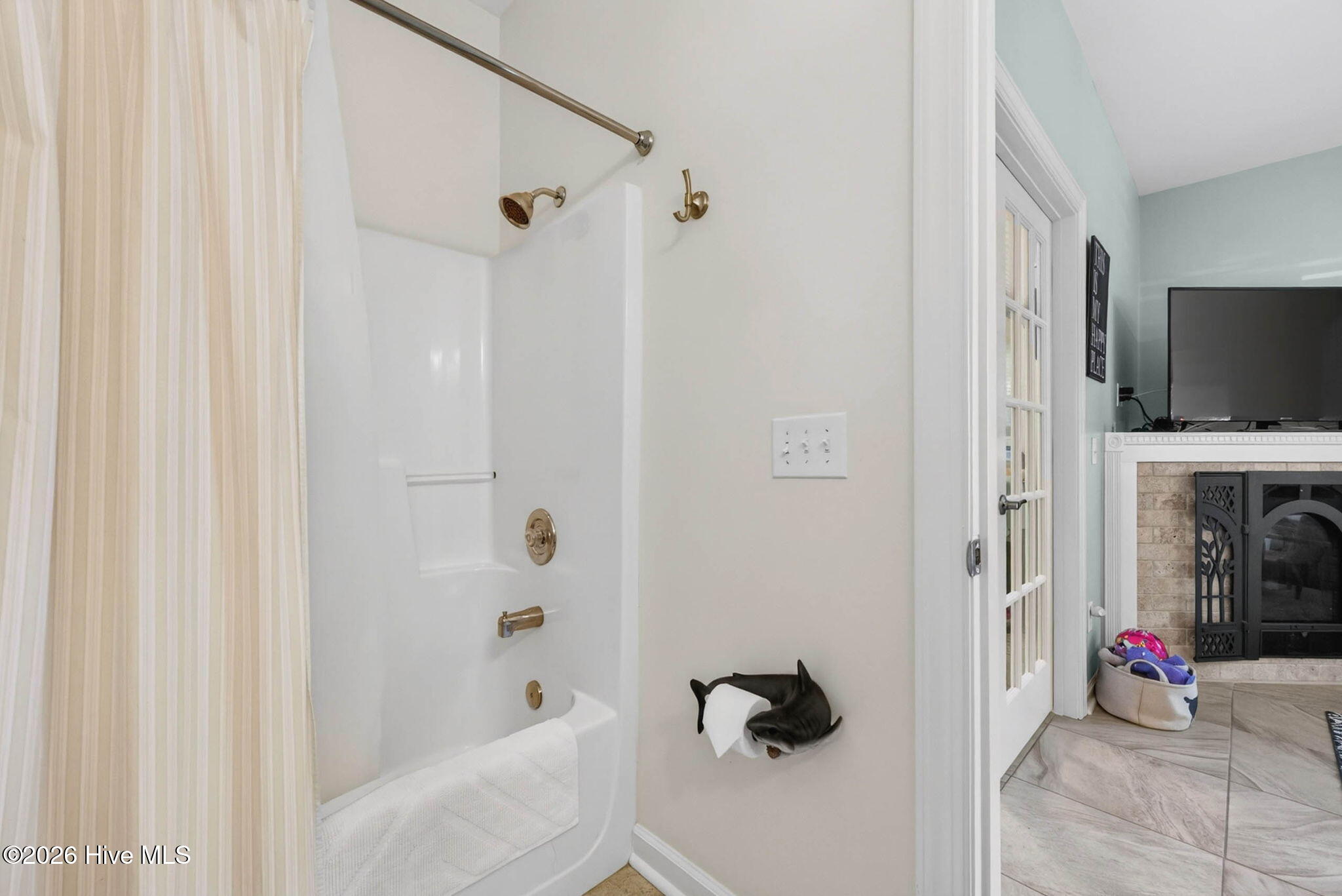 100570358 | Photo 13