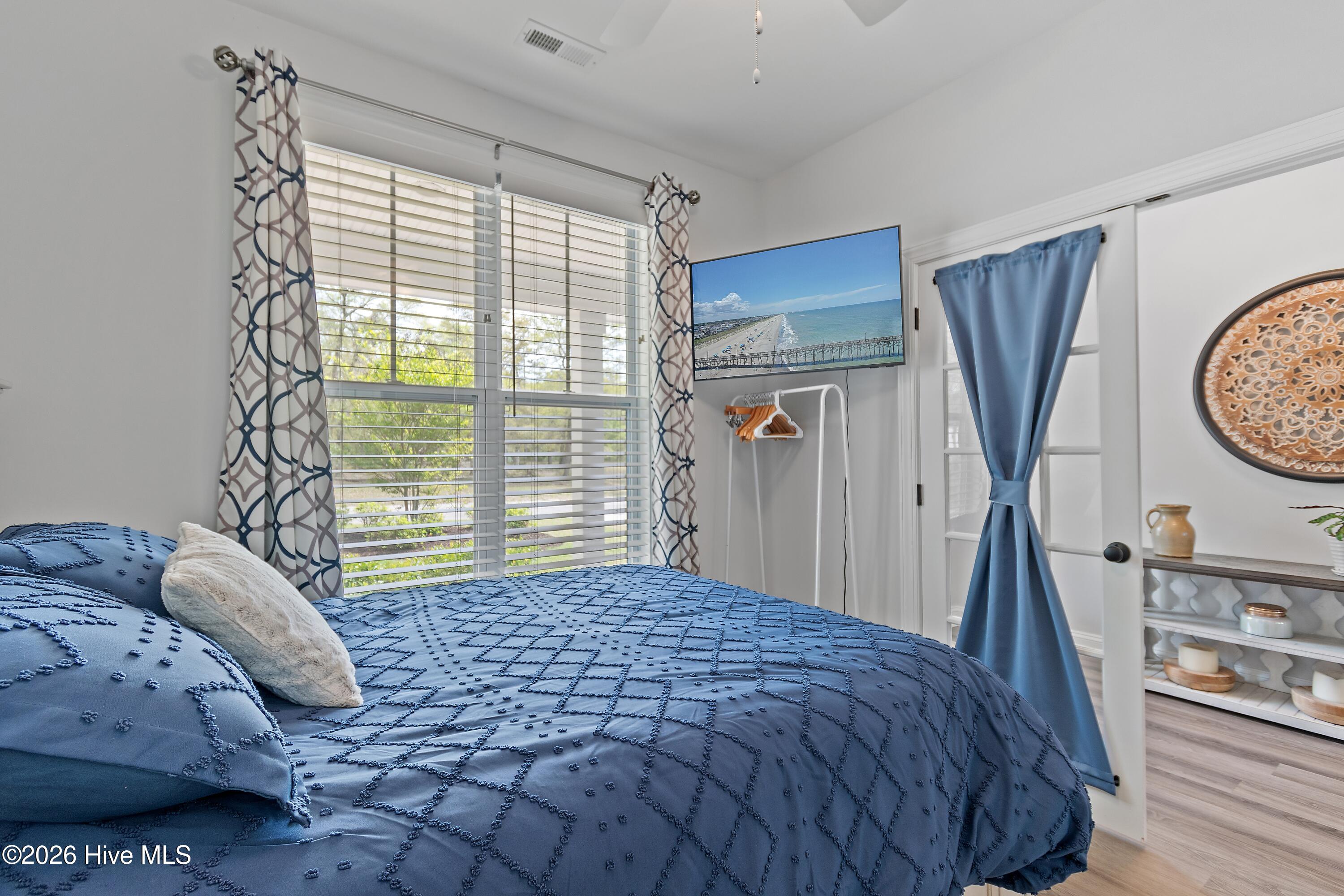 100565017 | Photo 50