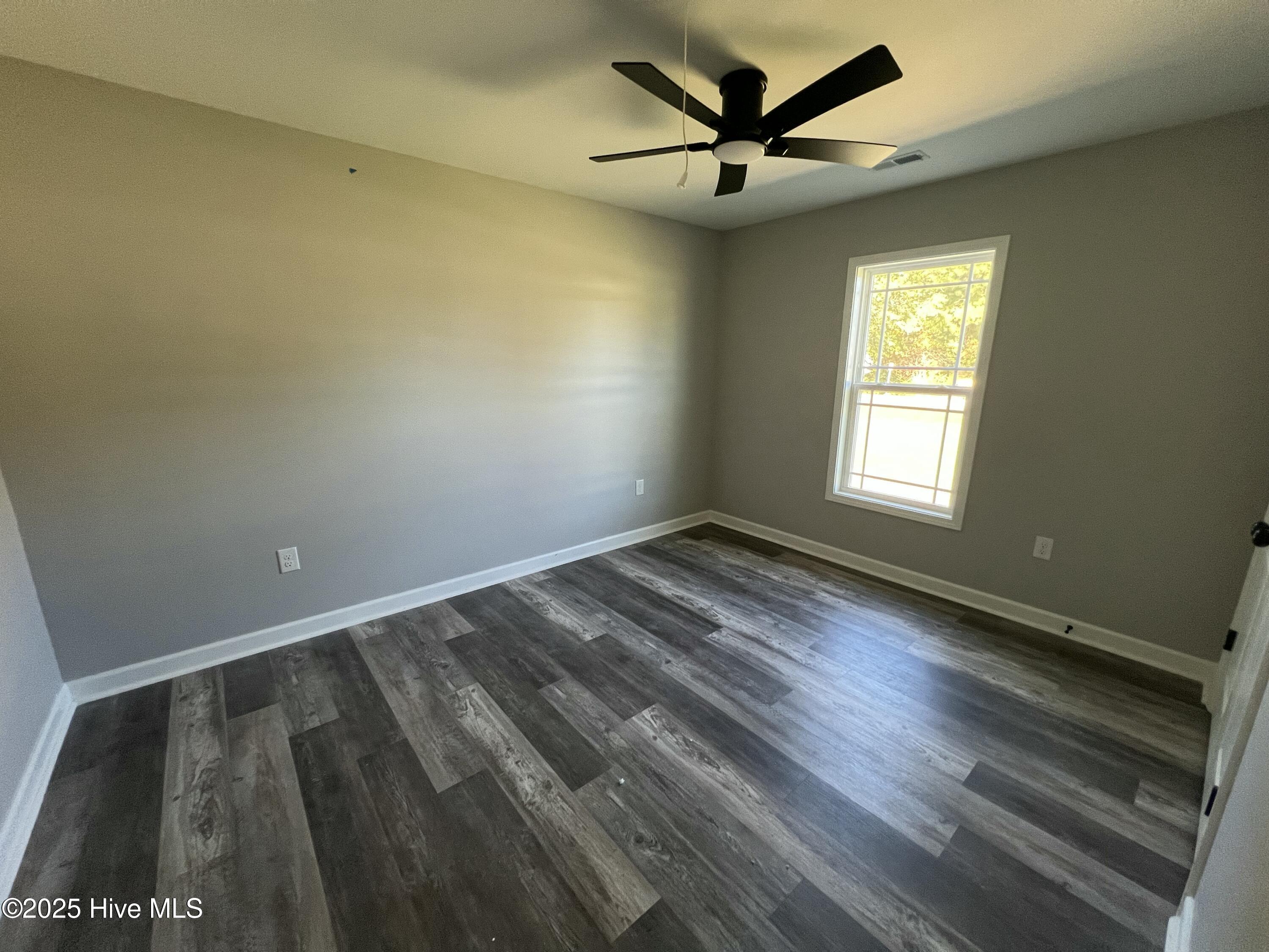 100527137 | Photo 12