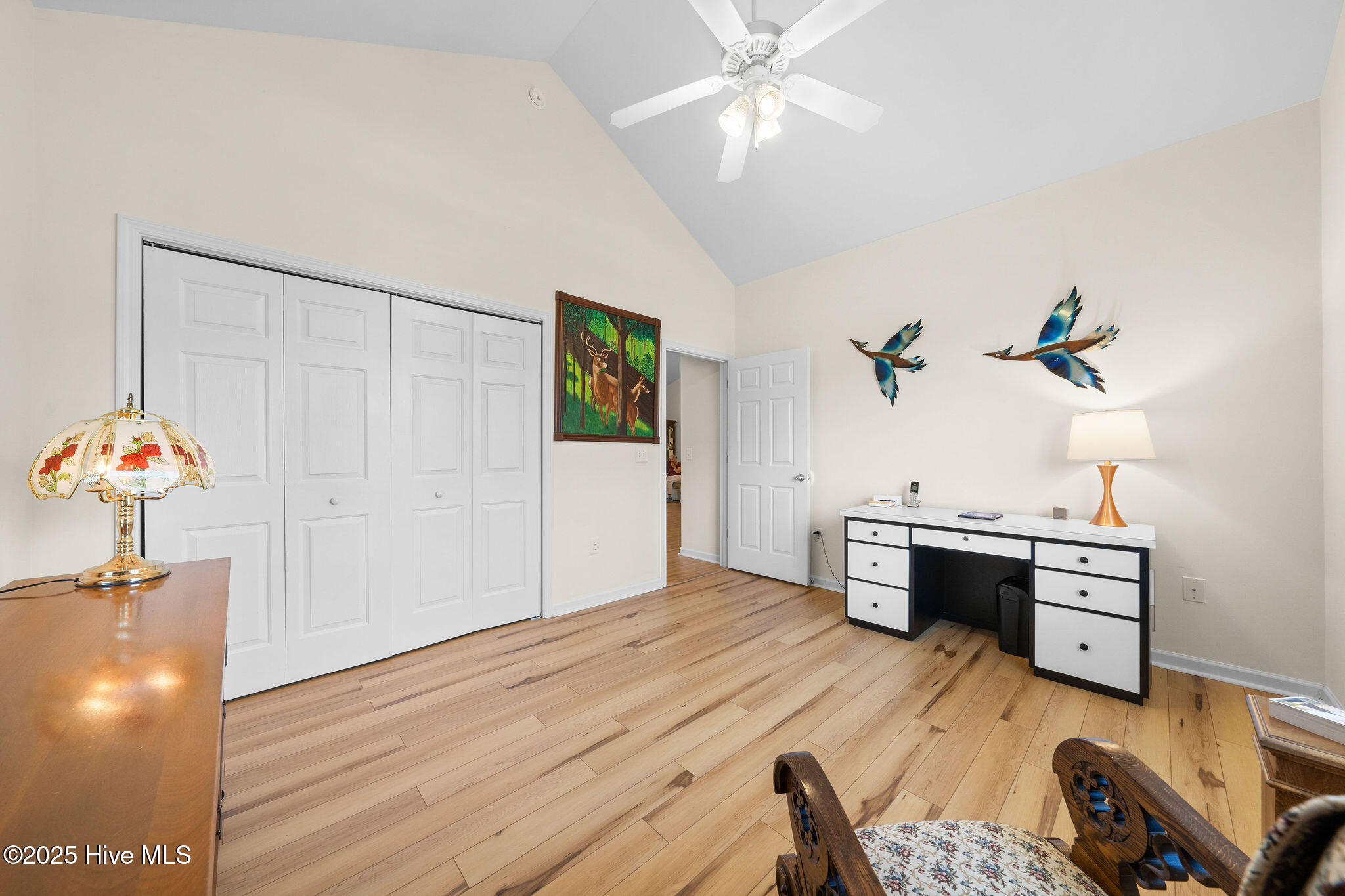 100513601 | Photo 25