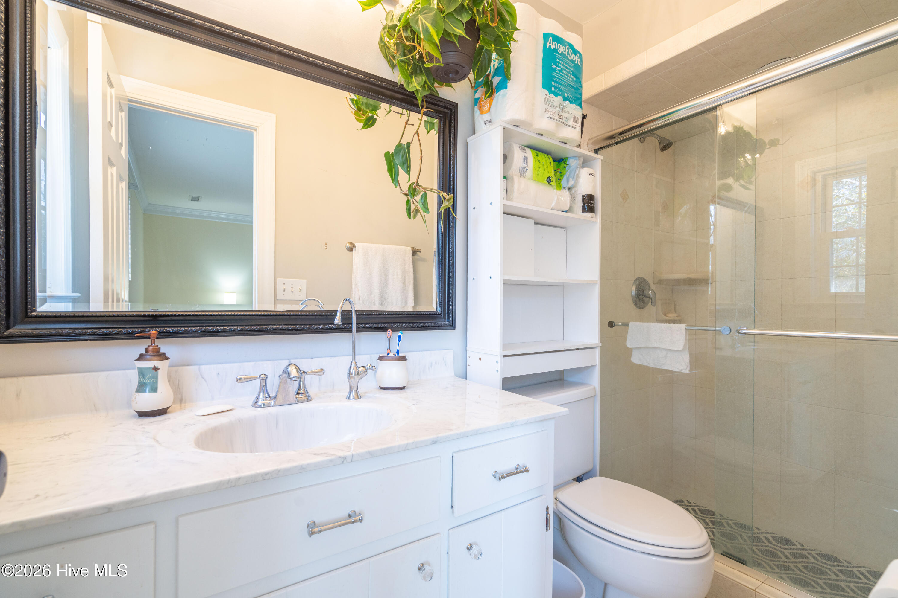 100548733 | Photo 27