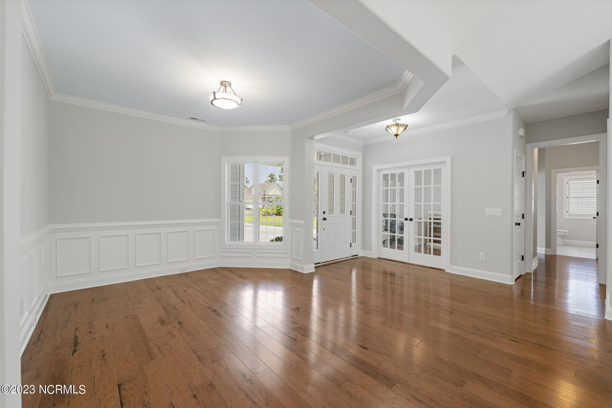 100553667 | Photo 11