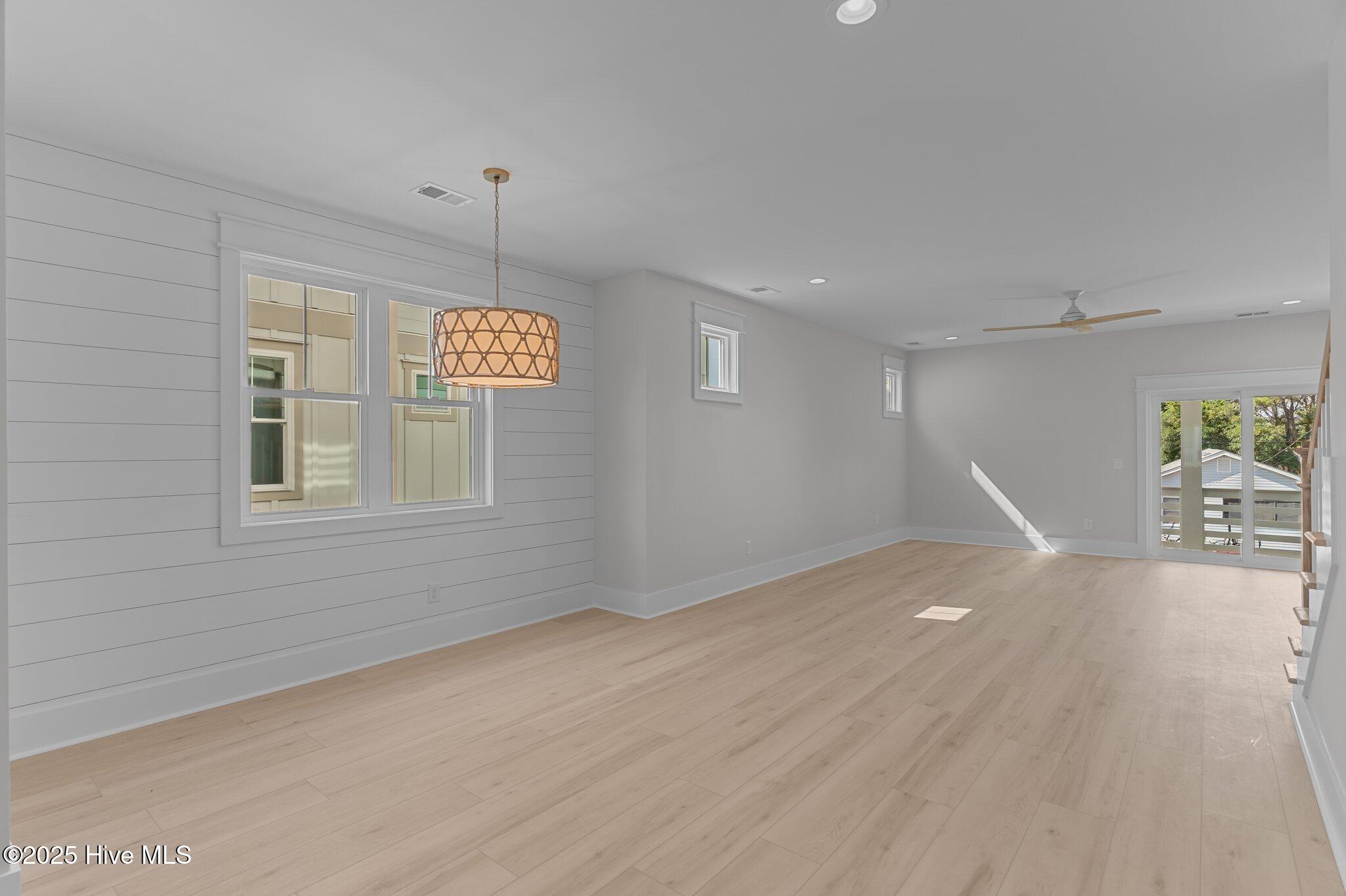 100515159 | Photo 15