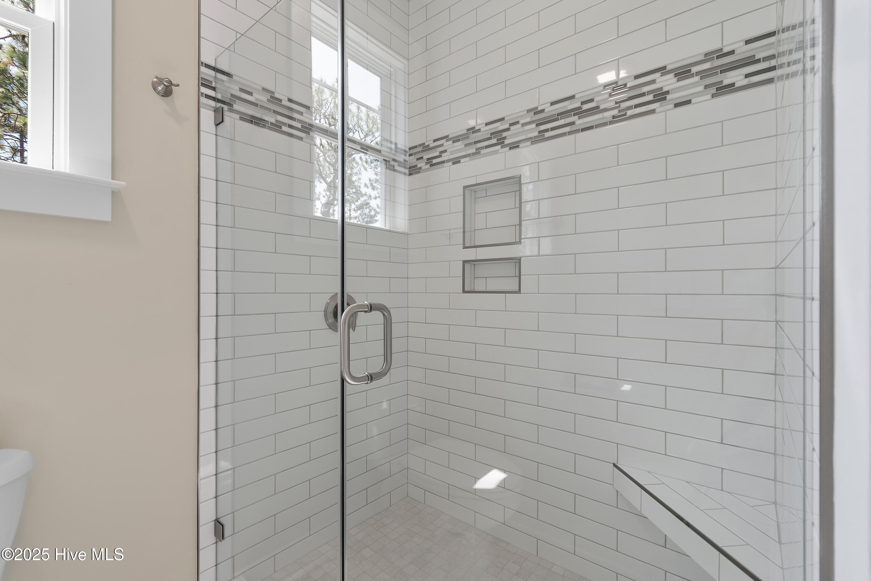 100513249 | Photo 36