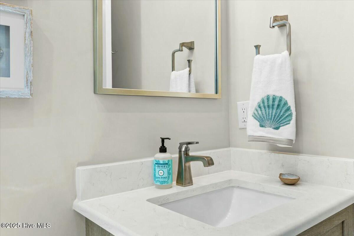 100498532 | Photo 30