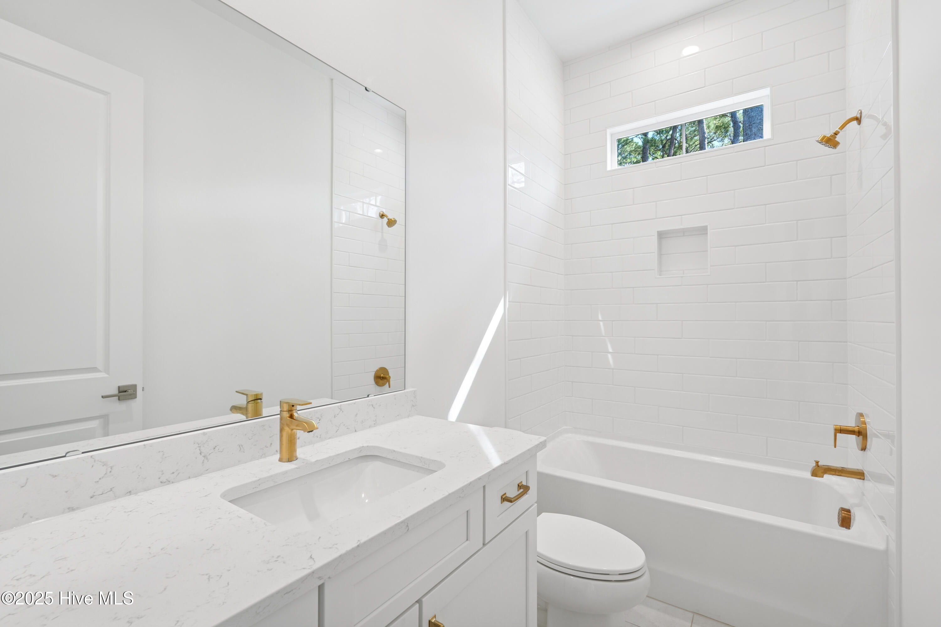 100508380 | Photo 14