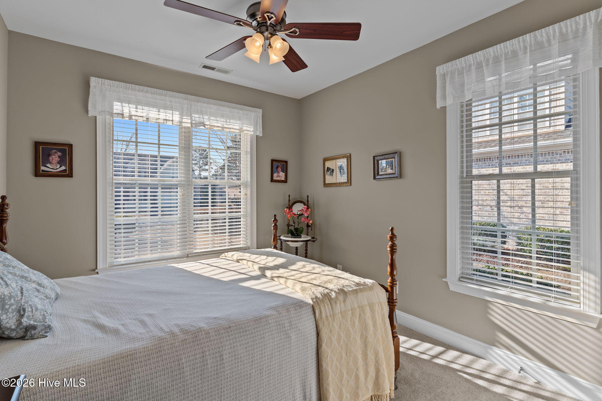 100548977 | Photo 25