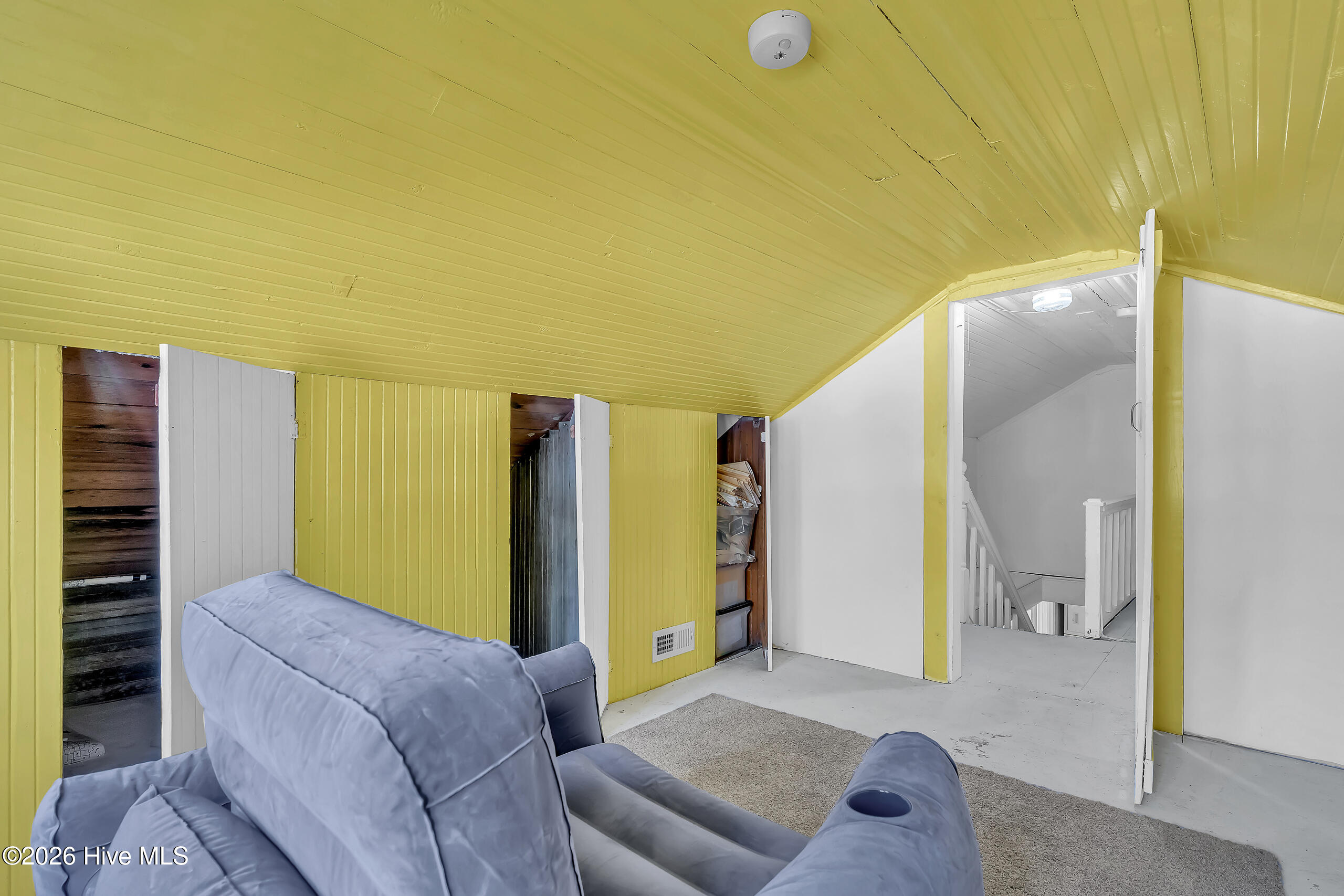 100567144 | Photo 10