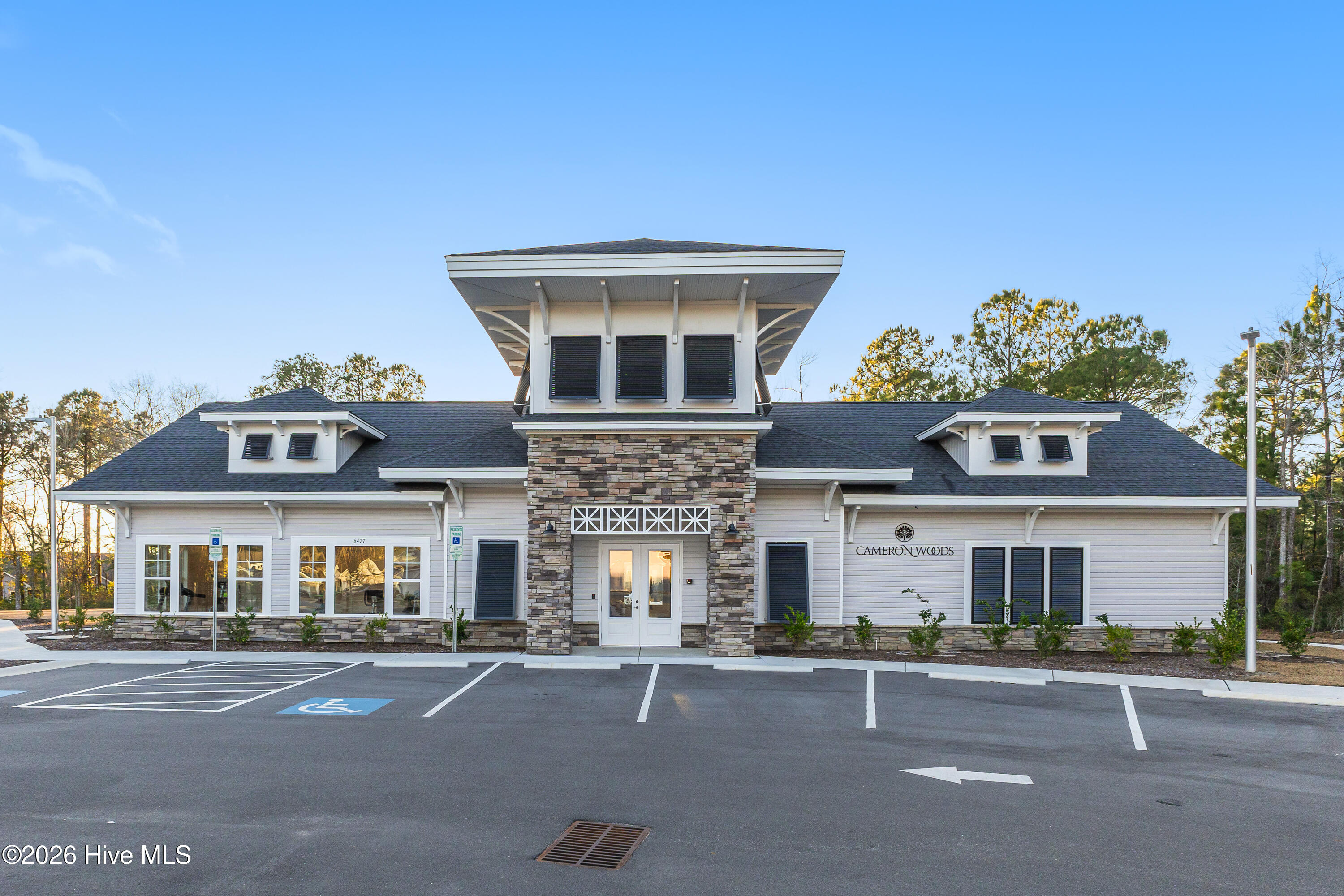 100561168 | Photo 33