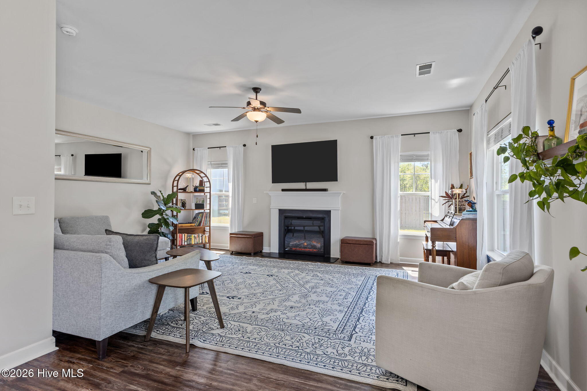 100568670 | Photo 12