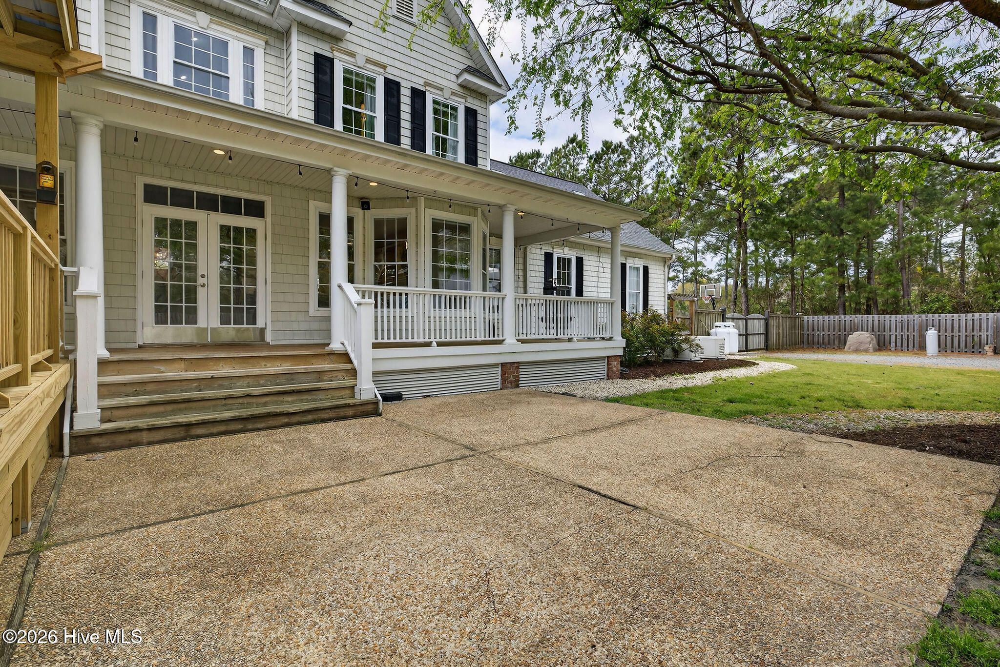 100563131 | Photo 59