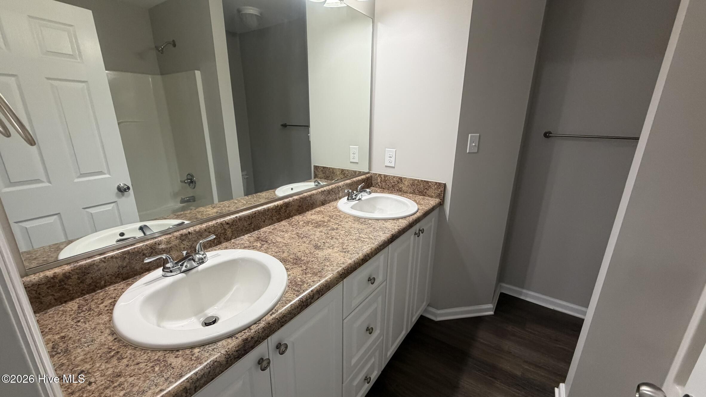 Owners suite bath