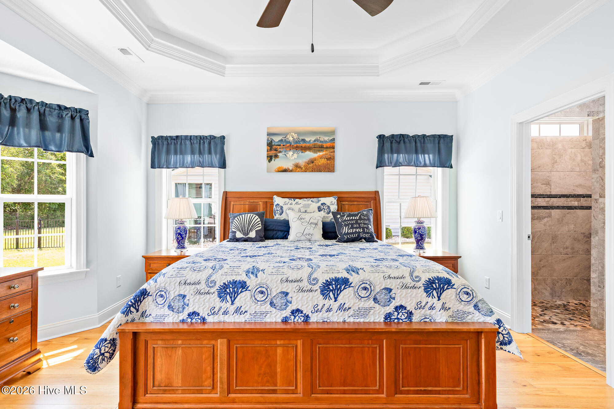 100567738 | Photo 26