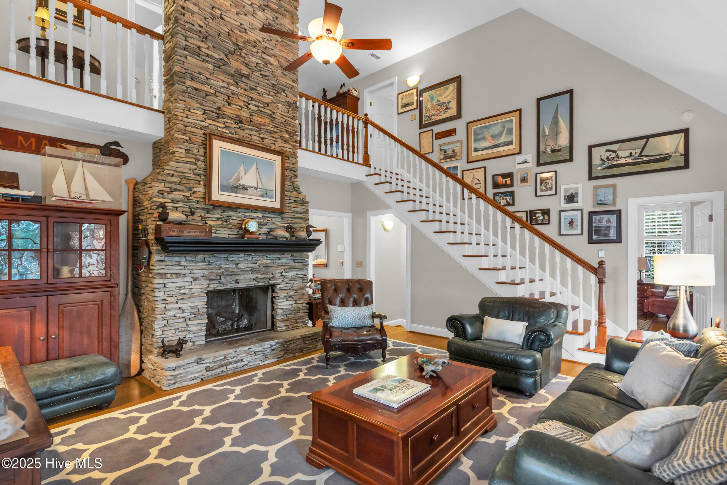 100537749 | Photo 12